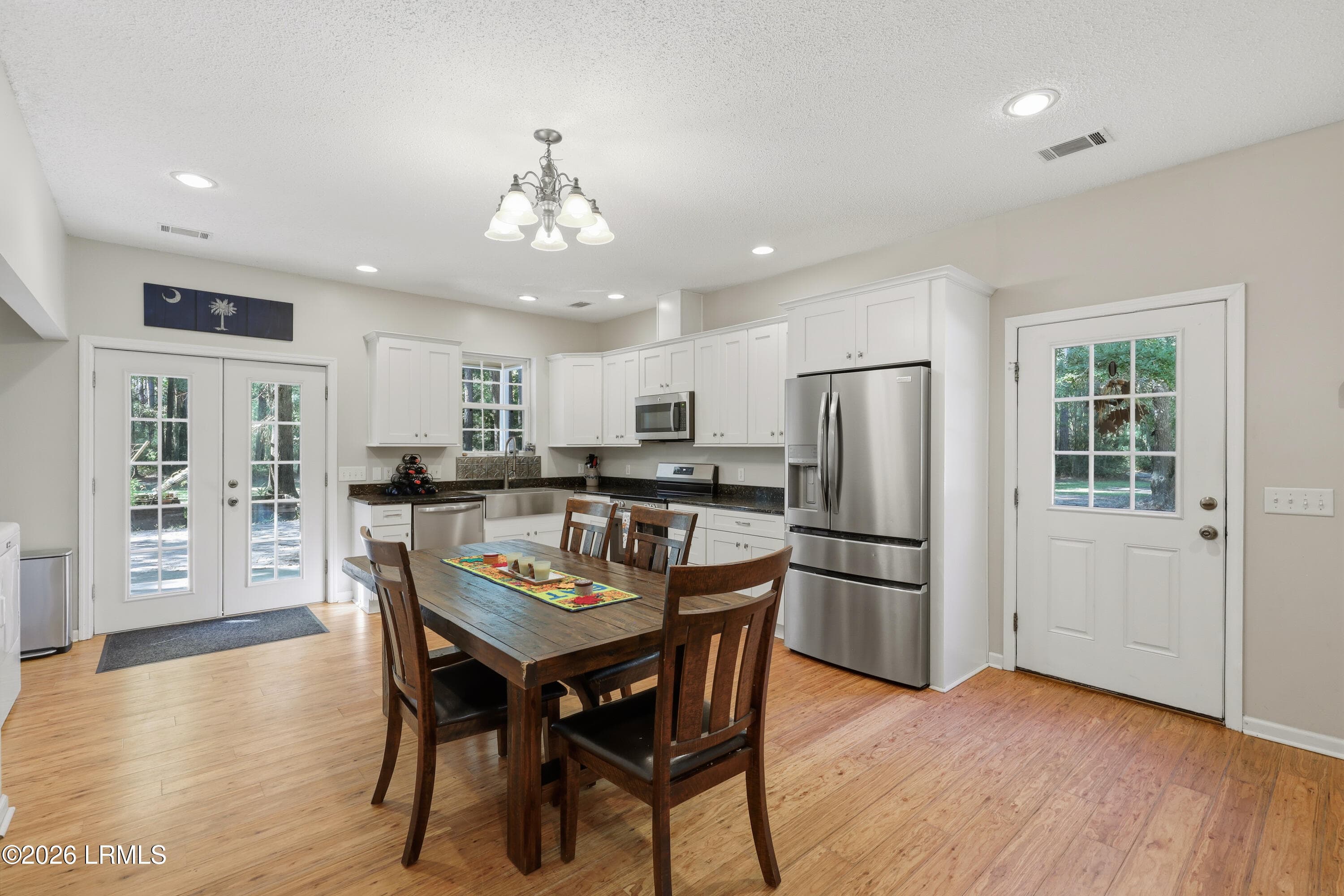 Eat-in kitchen area - 2248 Honey Hill Circle, Ridgeland, SC 29936