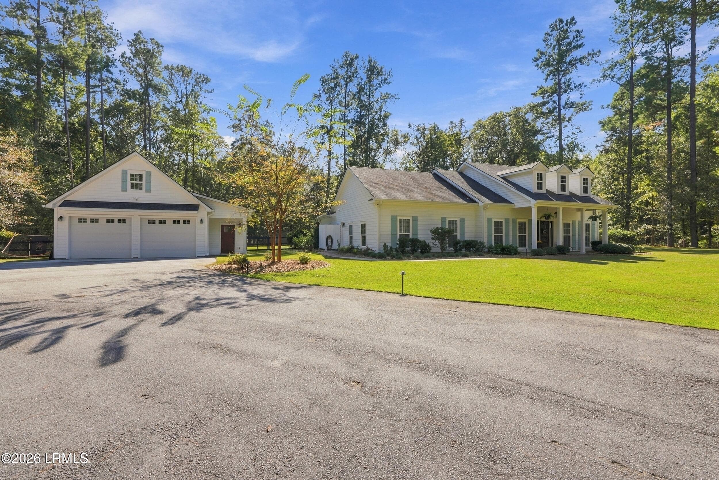 new garage - 309 Honey Hill Circle, Ridgeland, SC 29936