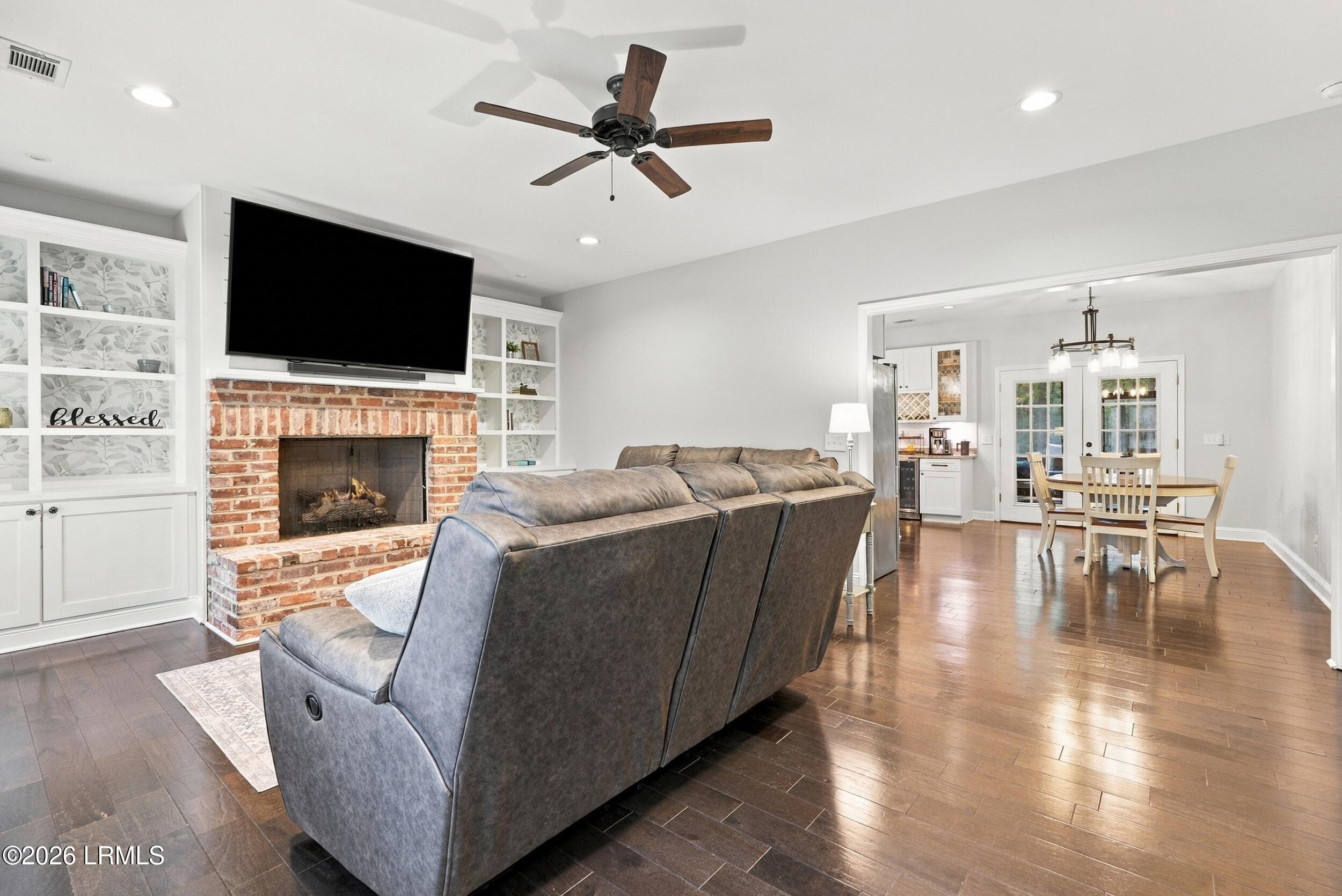 gas fireplace - 309 Honey Hill Circle, Ridgeland, SC 29936