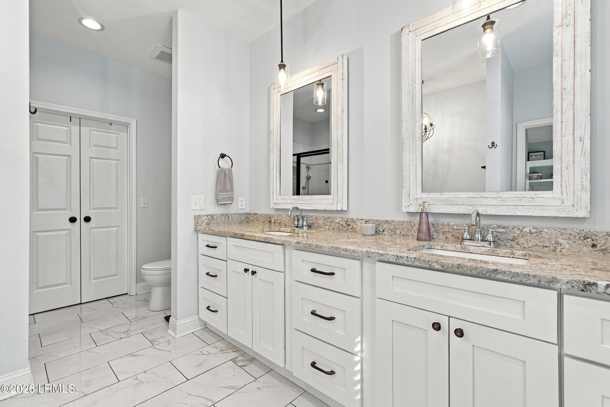 double vanity sink - 309 Honey Hill Circle, Ridgeland, SC 29936
