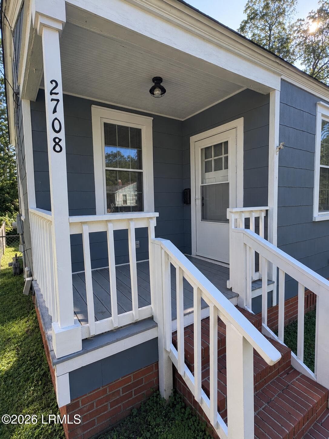 Front Porch - 2708 North Street, Beaufort, SC 29902