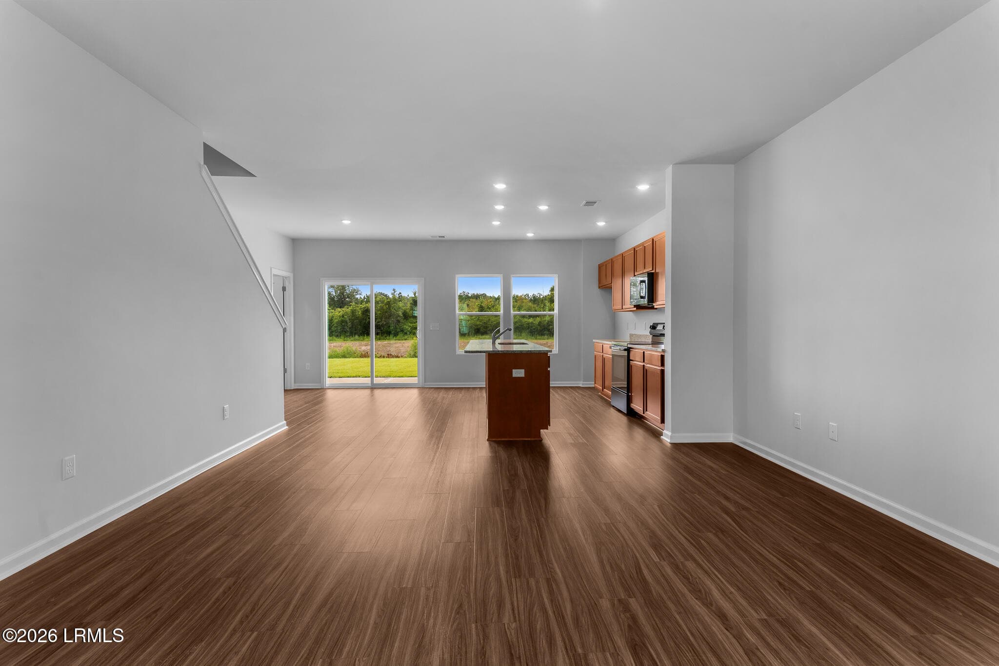 FMWeb05 - 358 Aviation Drive, Ridgeland, SC 29936