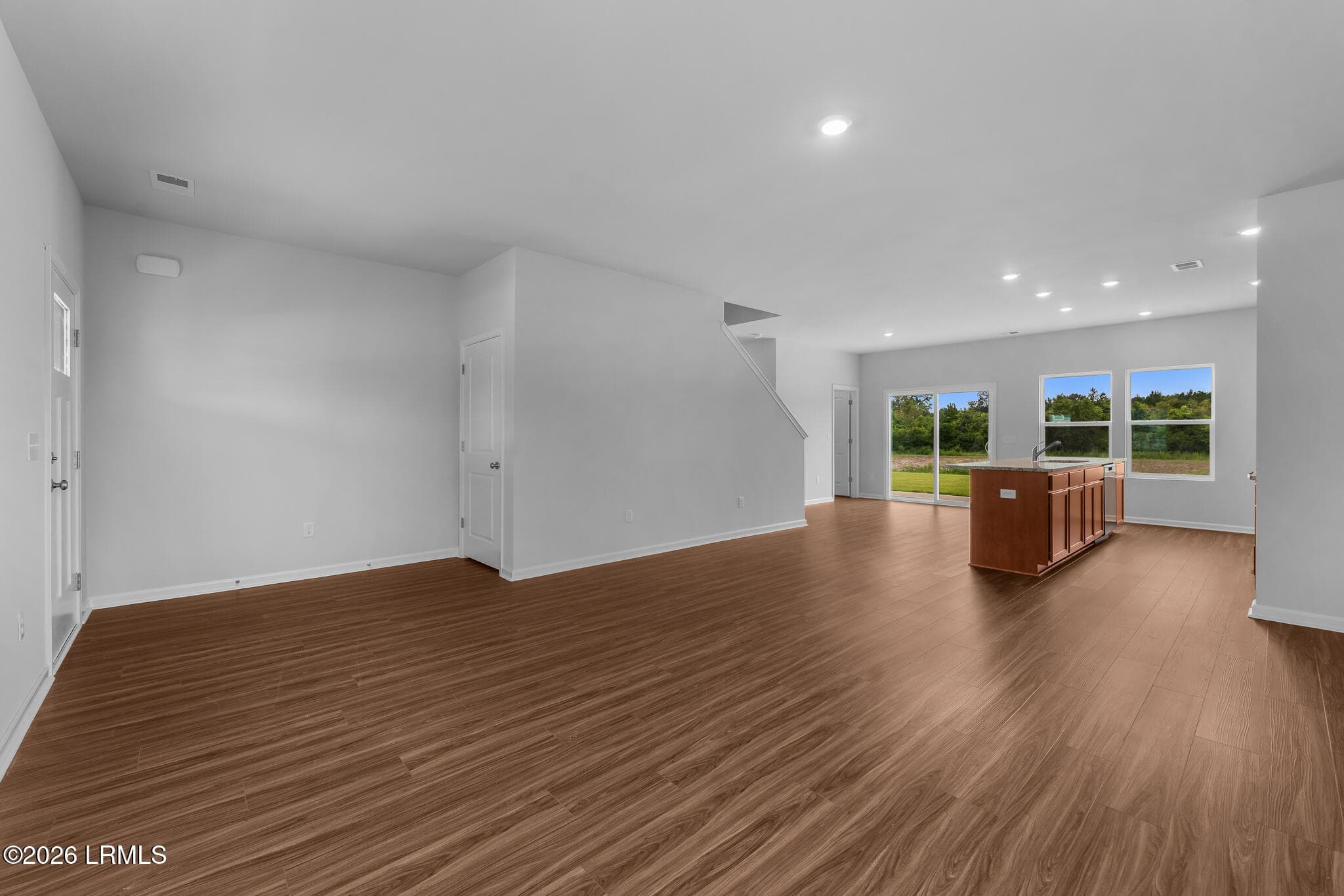 FMWeb06 - 358 Aviation Drive, Ridgeland, SC 29936