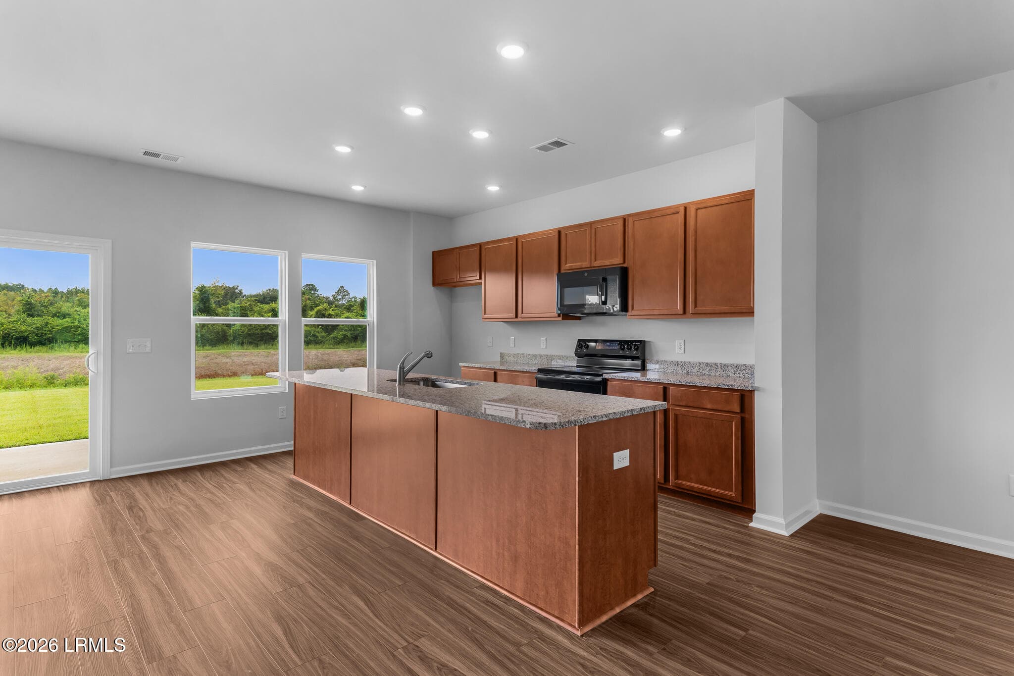FMWeb09 - 358 Aviation Drive, Ridgeland, SC 29936