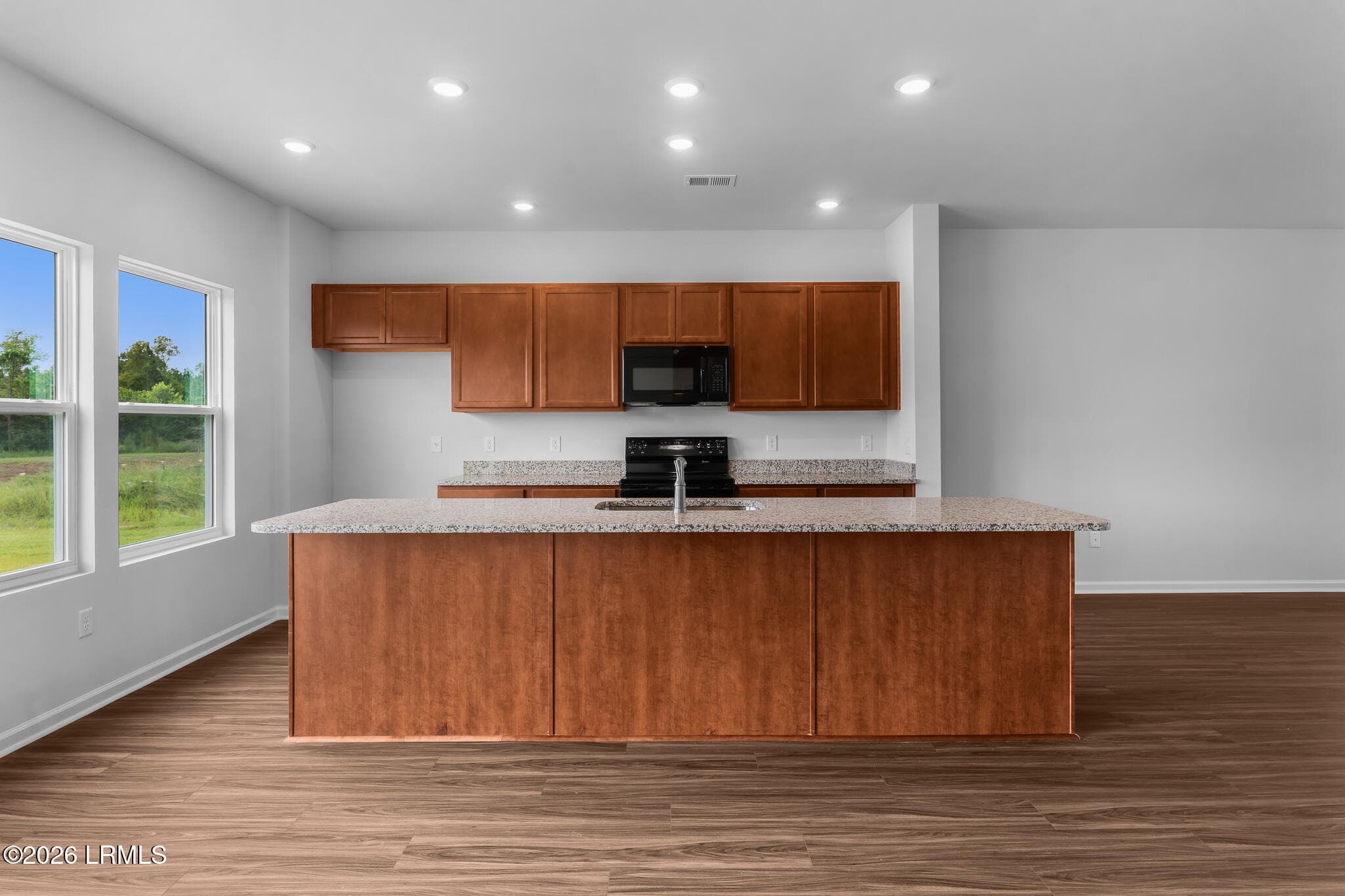 FMWeb11 - 358 Aviation Drive, Ridgeland, SC 29936