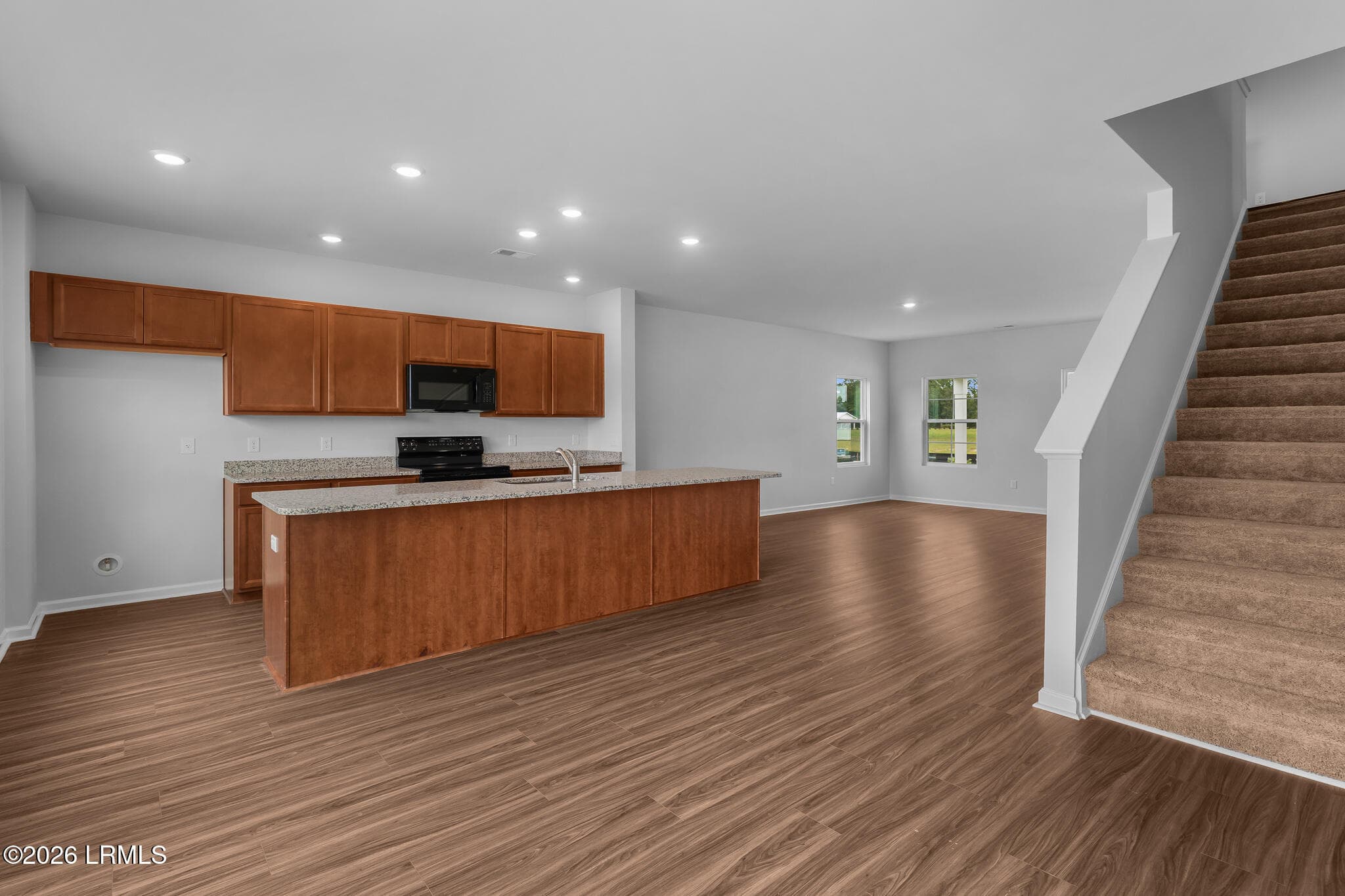FMWeb12 - 358 Aviation Drive, Ridgeland, SC 29936