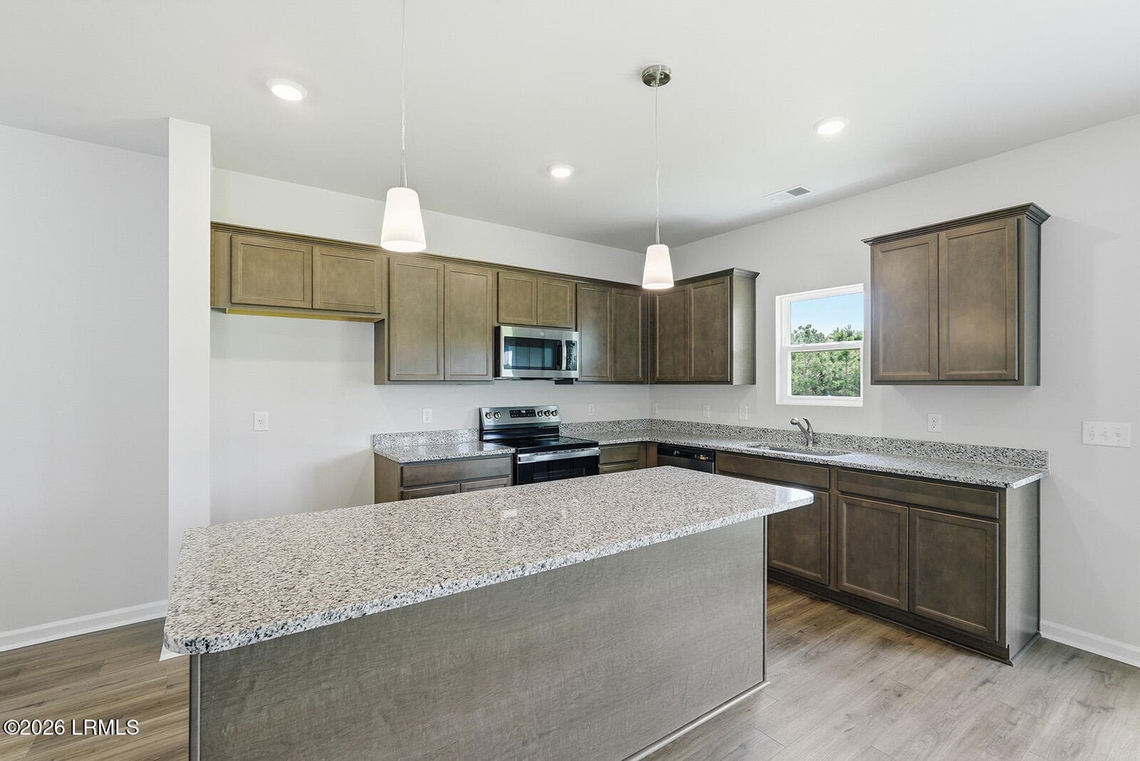 FMWeb06 - 562 Aviation Drive, Ridgeland, SC 29936