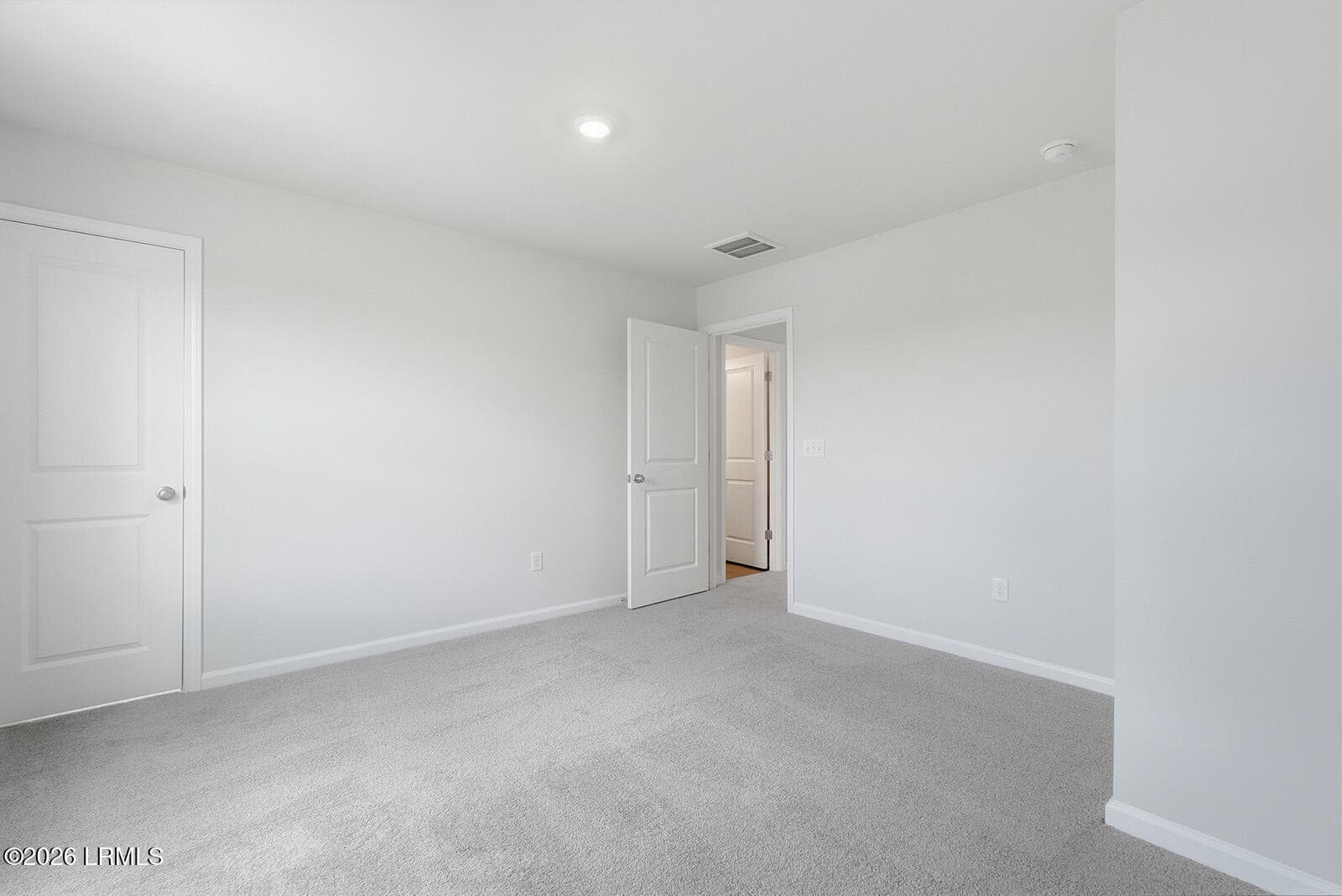 FMWeb24 - 562 Aviation Drive, Ridgeland, SC 29936