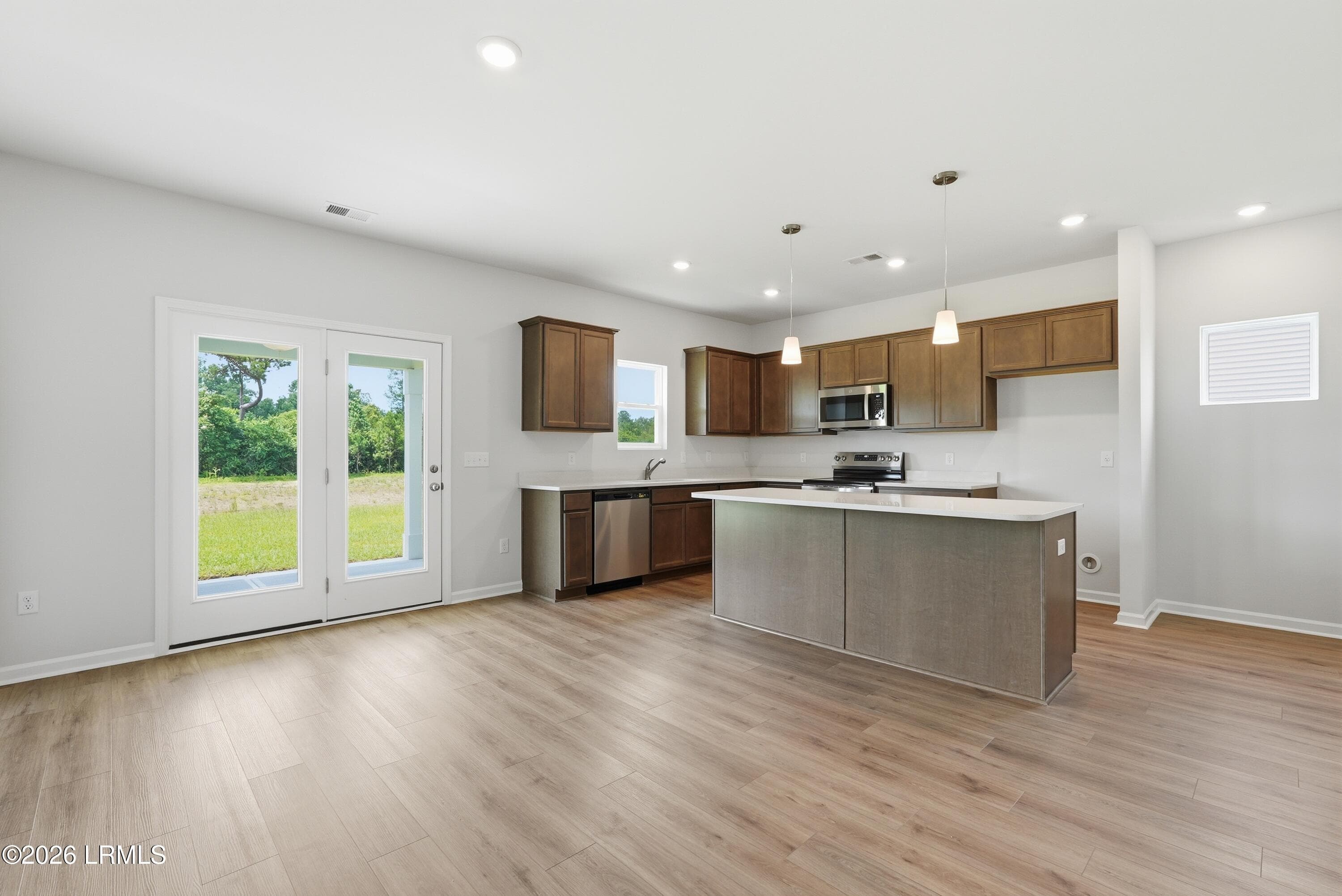 FMWeb03 - 498 Aviation Drive, Ridgeland, SC 29936