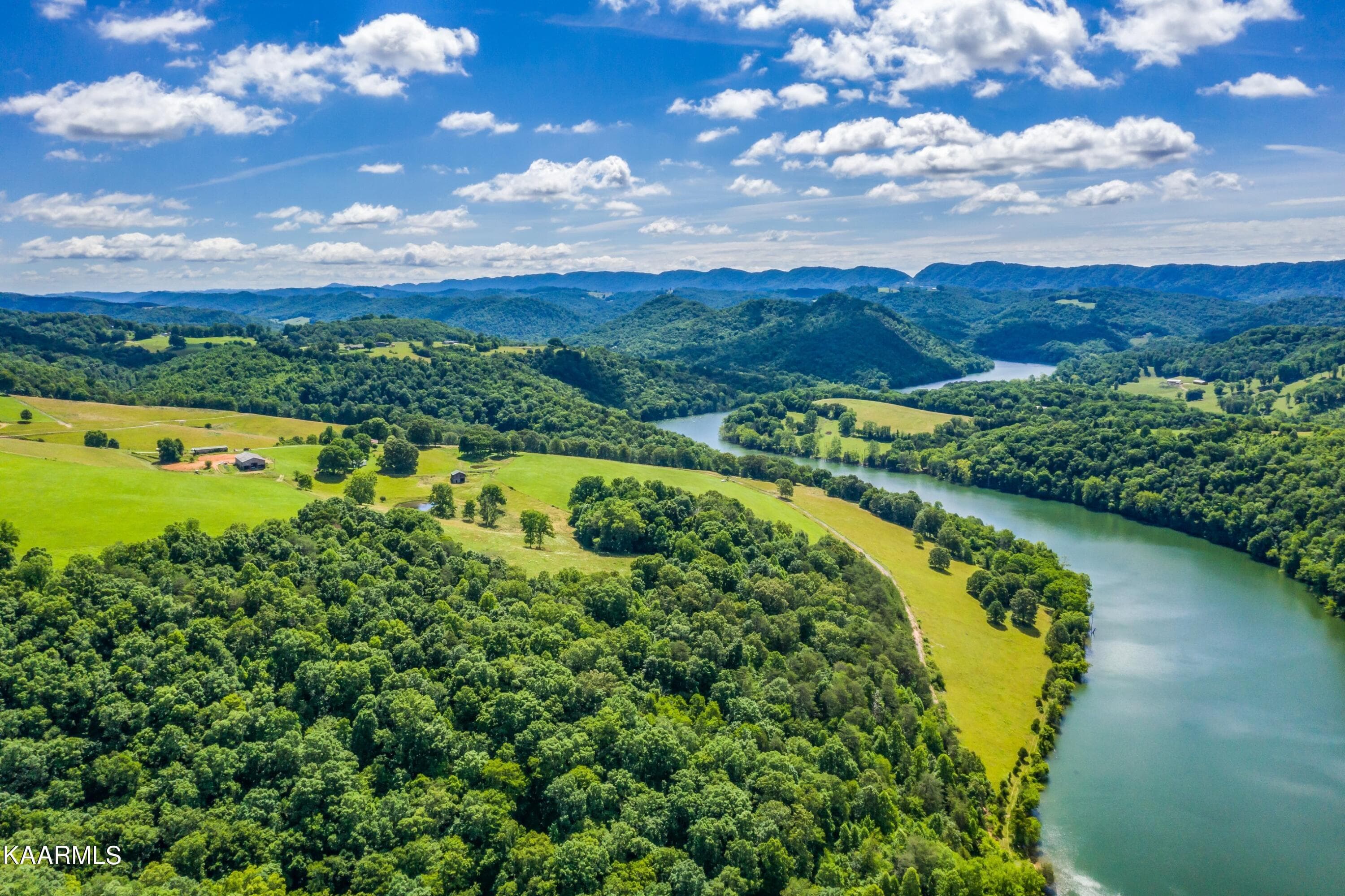 745 Ronald Holt Lane, Tazewell, TN 37879