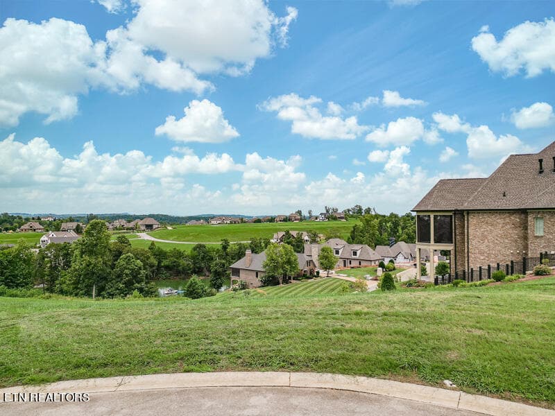 962 Commodore Drive, Lenoir City, TN 37772