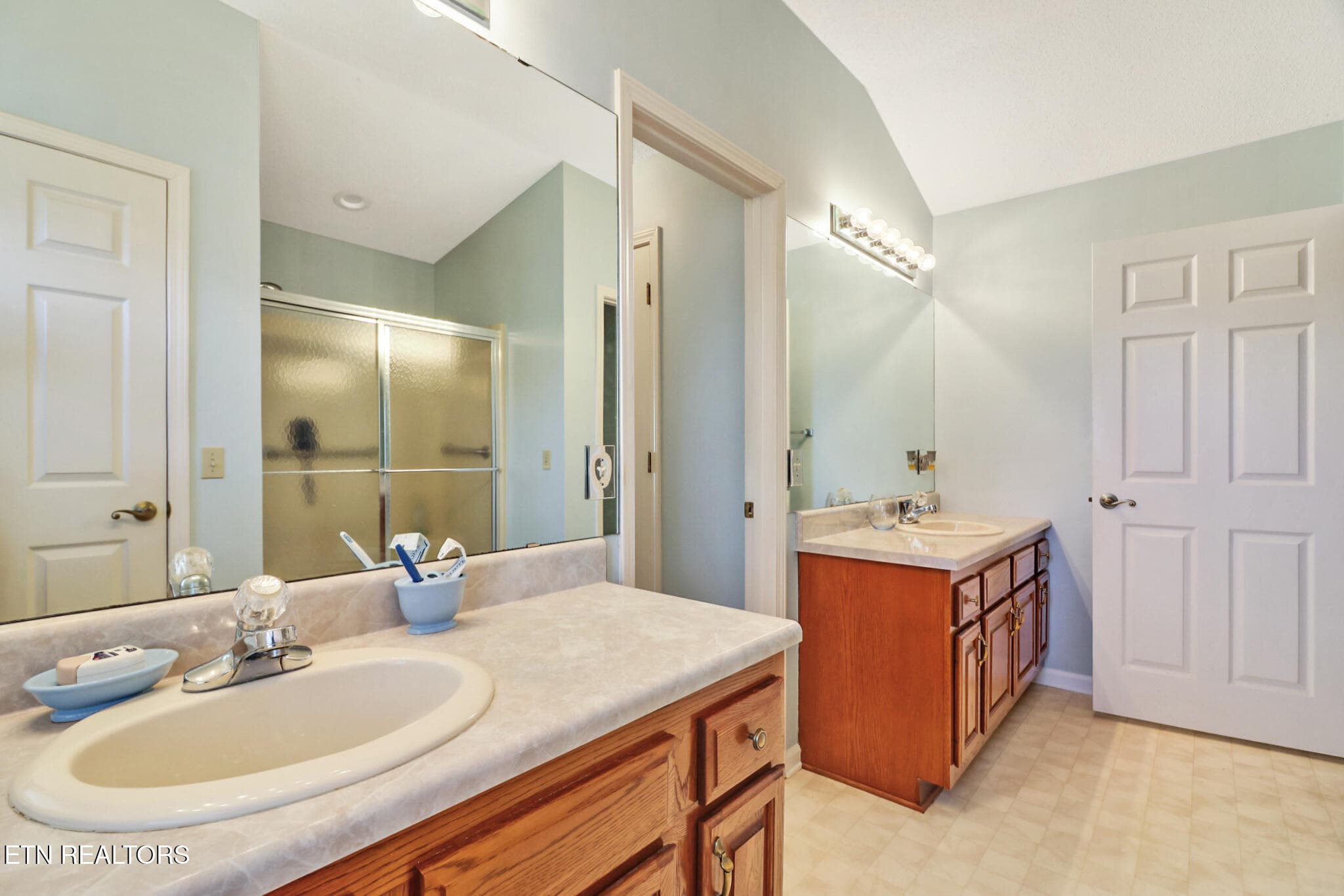 MB bath - 116 Huntington Drive, Fairfield Glade, TN 38558