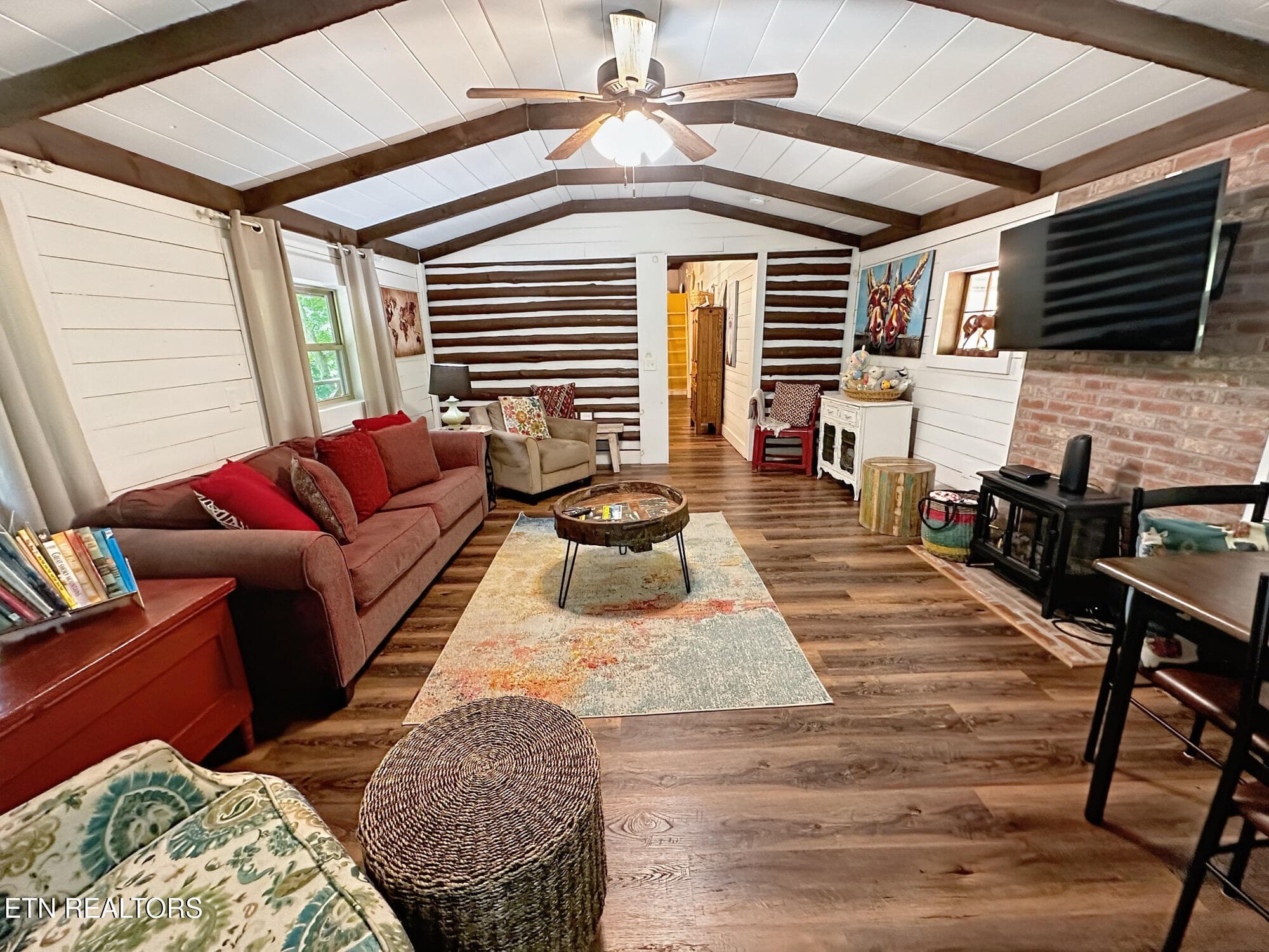 Living room - 576 Mill Creek Rd, Pigeon Forge, TN 37863