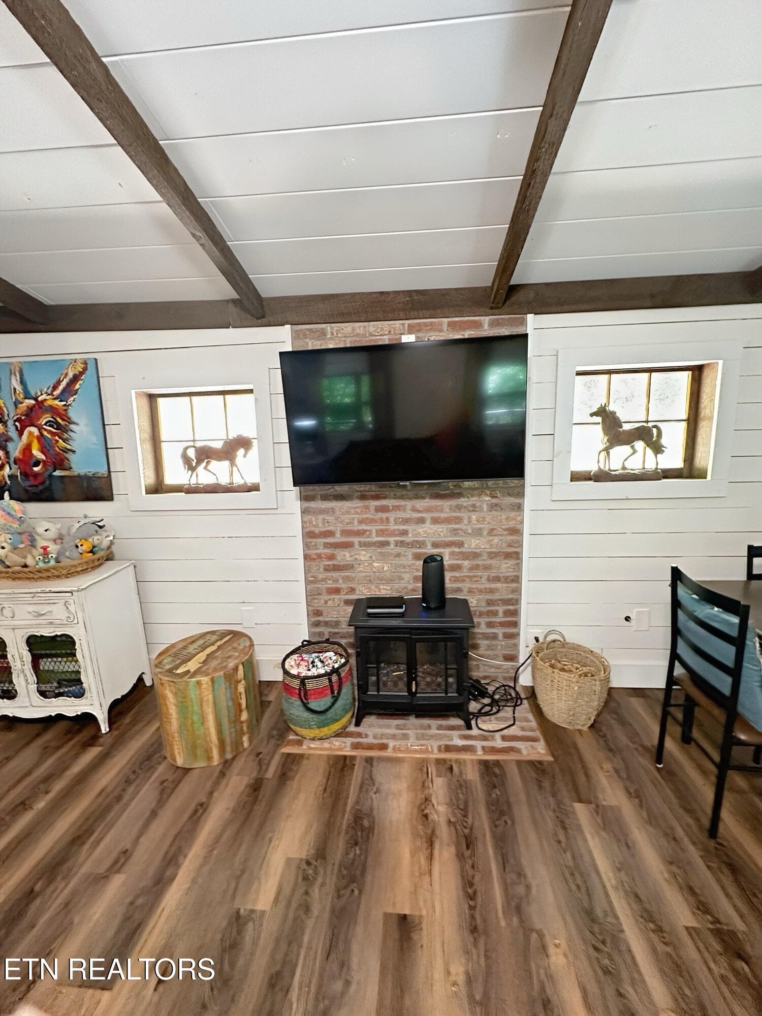 Electric fireplace - 576 Mill Creek Rd, Pigeon Forge, TN 37863