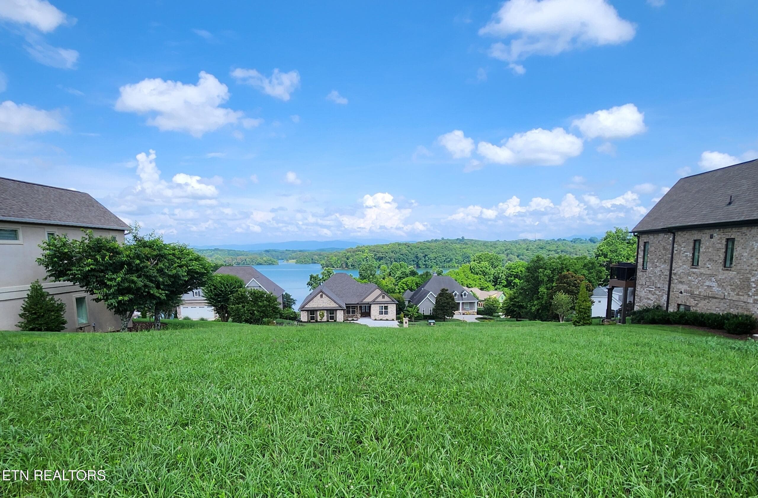 280 Grandville Court, Vonore, TN 37885