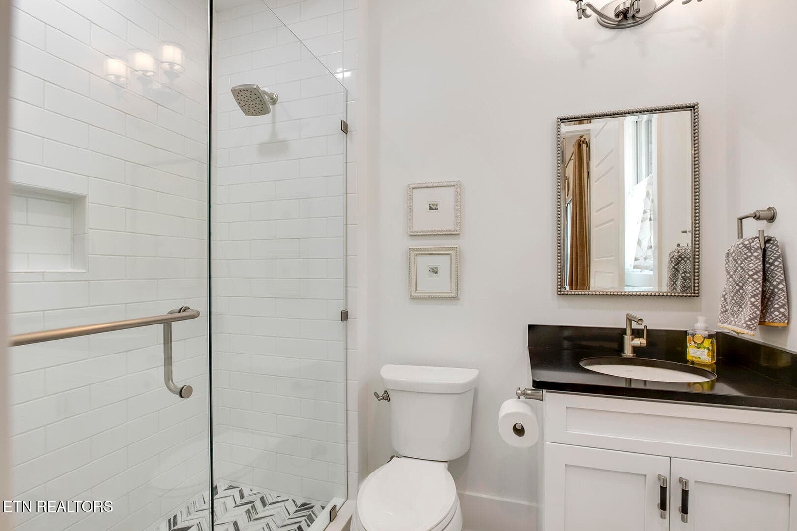 18_ShadowHillDrive_1270_GuestBath1 - 1270 Shadow Hill Drive, Lenoir City, TN 37772, Lenoir City