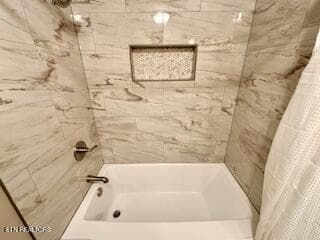 Deer Ridge Hall bath soaking tub - 36 Deer Ridge Rd, Norris, TN 37828