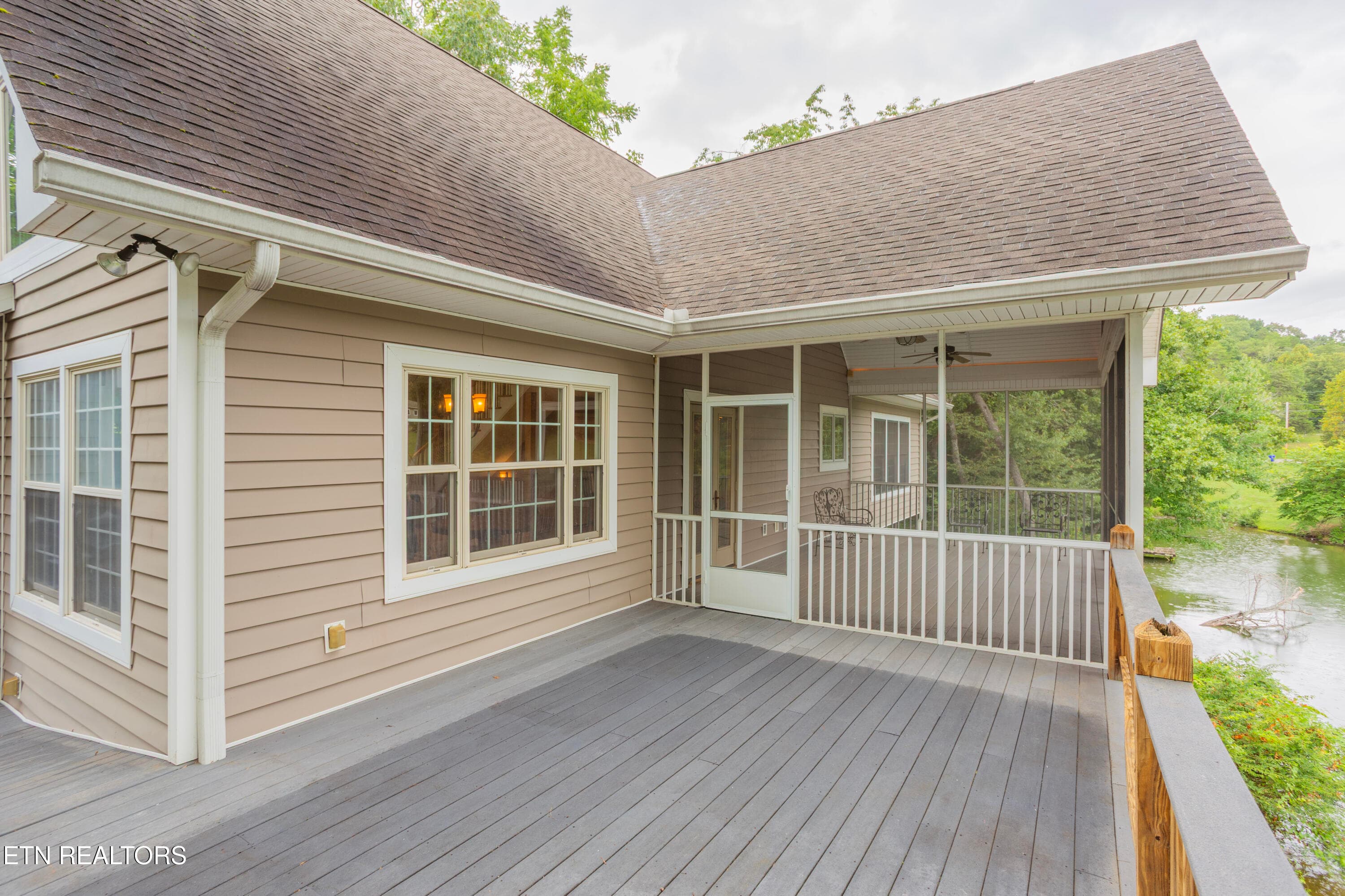 Exterior_Deck_01 - 4193 Parris Drive, Lenoir City, TN 37772, Lenoir City