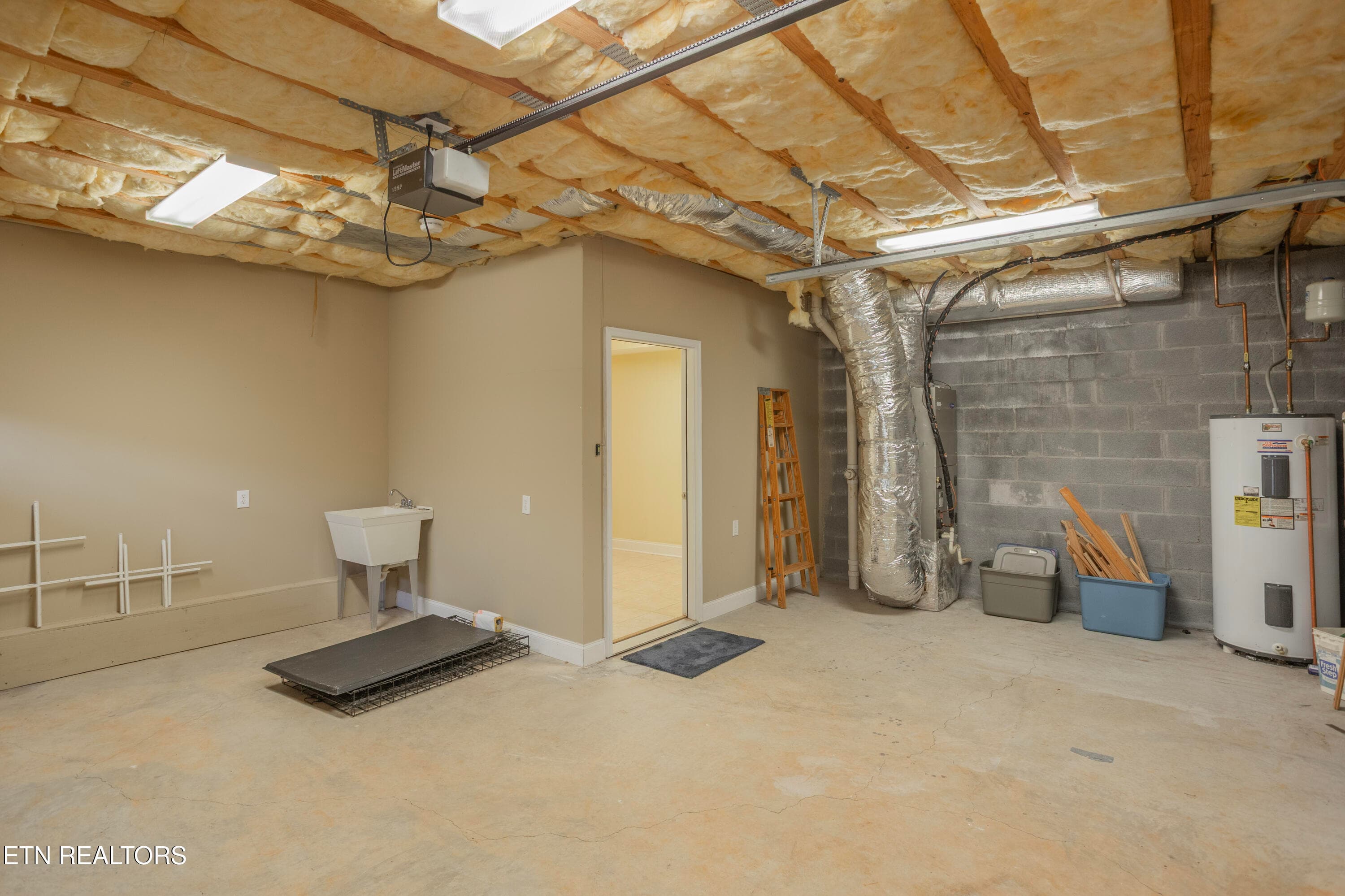 Interior_Garage_02 - 4193 Parris Drive, Lenoir City, TN 37772, Lenoir City