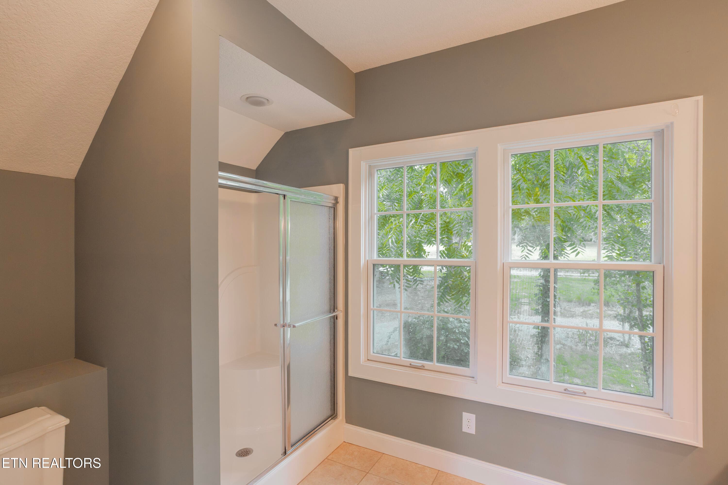 Interior_Guest-BA3_01 - 4193 Parris Drive, Lenoir City, TN 37772, Lenoir City
