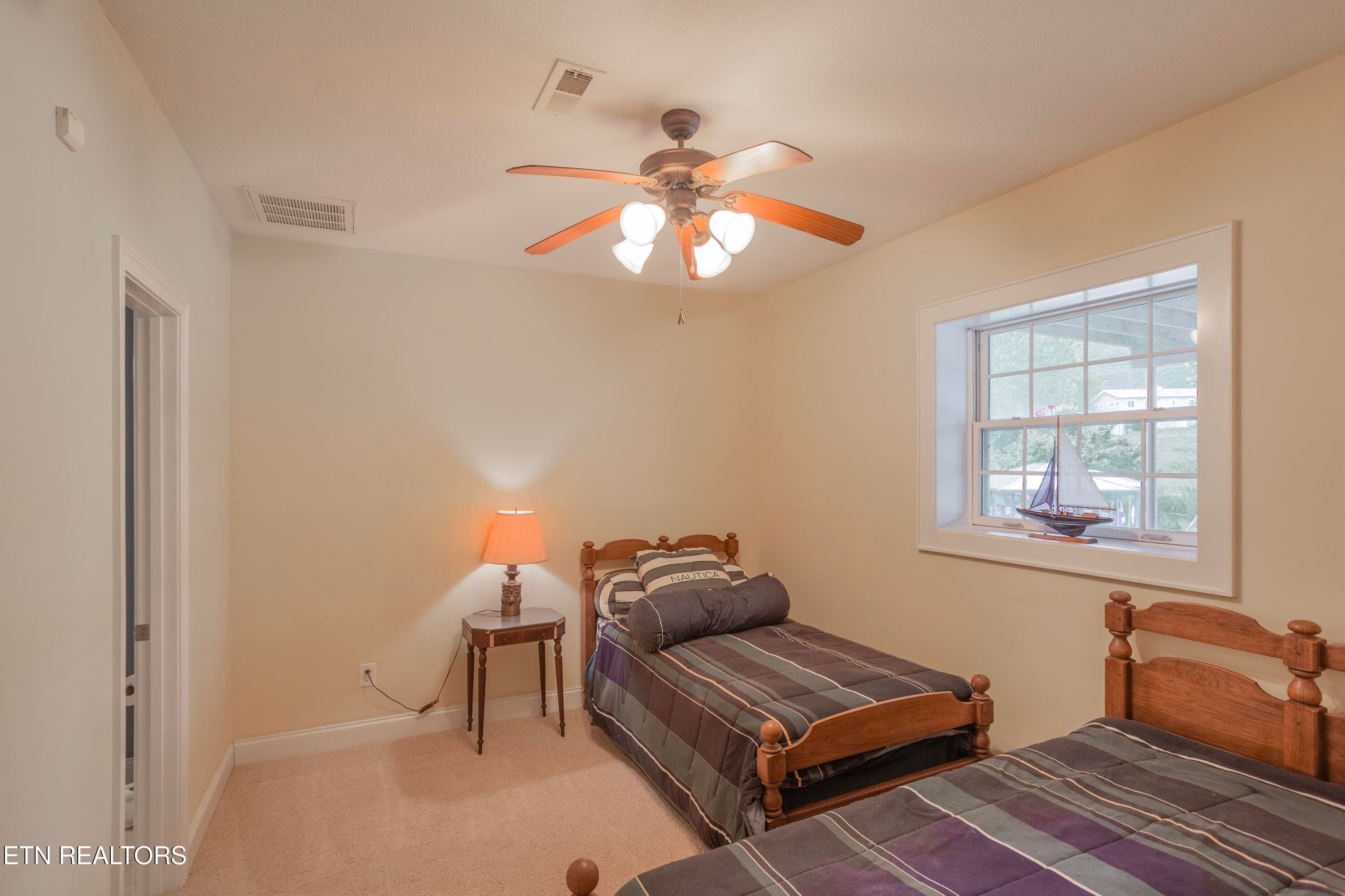 Interior_Guest-BD2_01 - 4193 Parris Drive, Lenoir City, TN 37772, Lenoir City