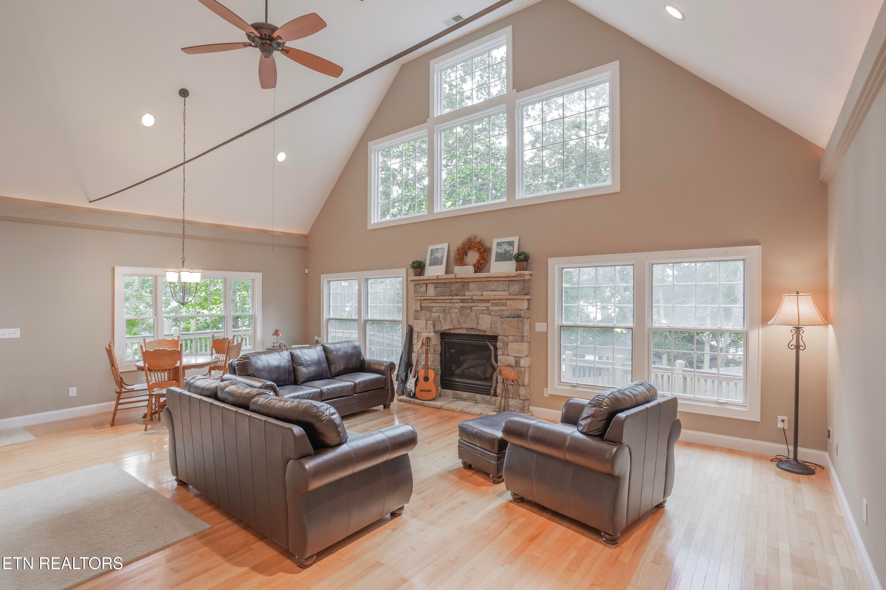 Interior_Living-Room_02 - 4193 Parris Drive, Lenoir City, TN 37772, Lenoir City