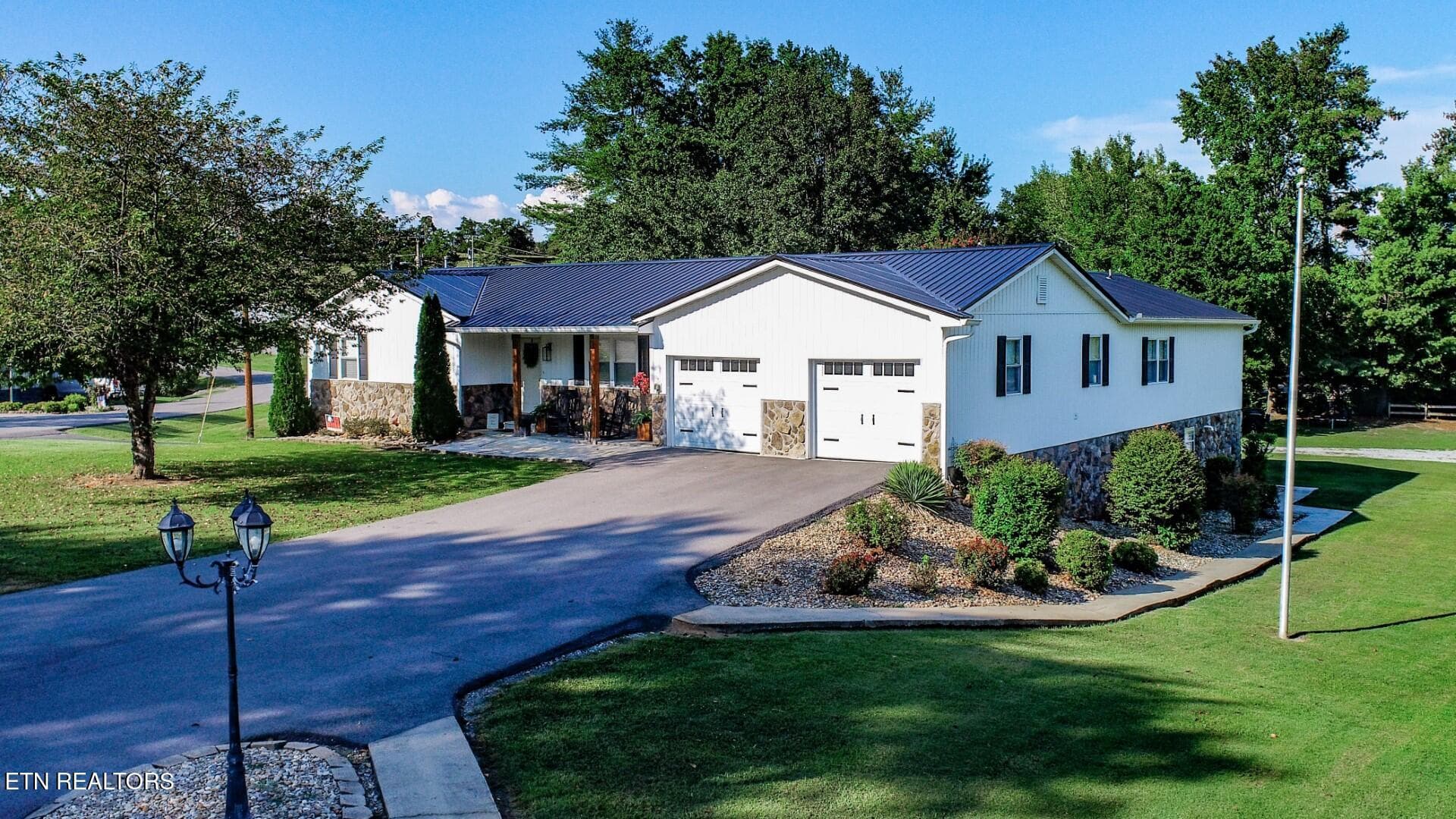 500 Buckingham Dr, Newport, TN 37821