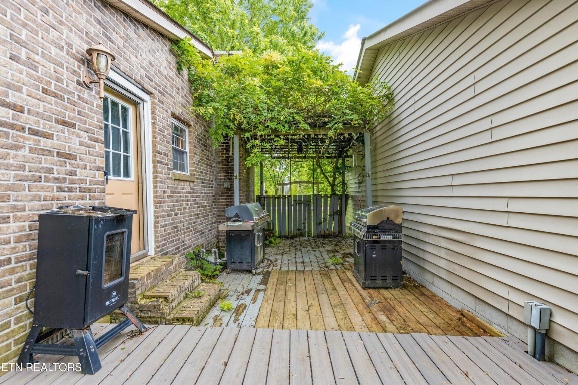 Outdoor Space - 9438-0 Morgan County Hwy, Sunbright, TN 37872