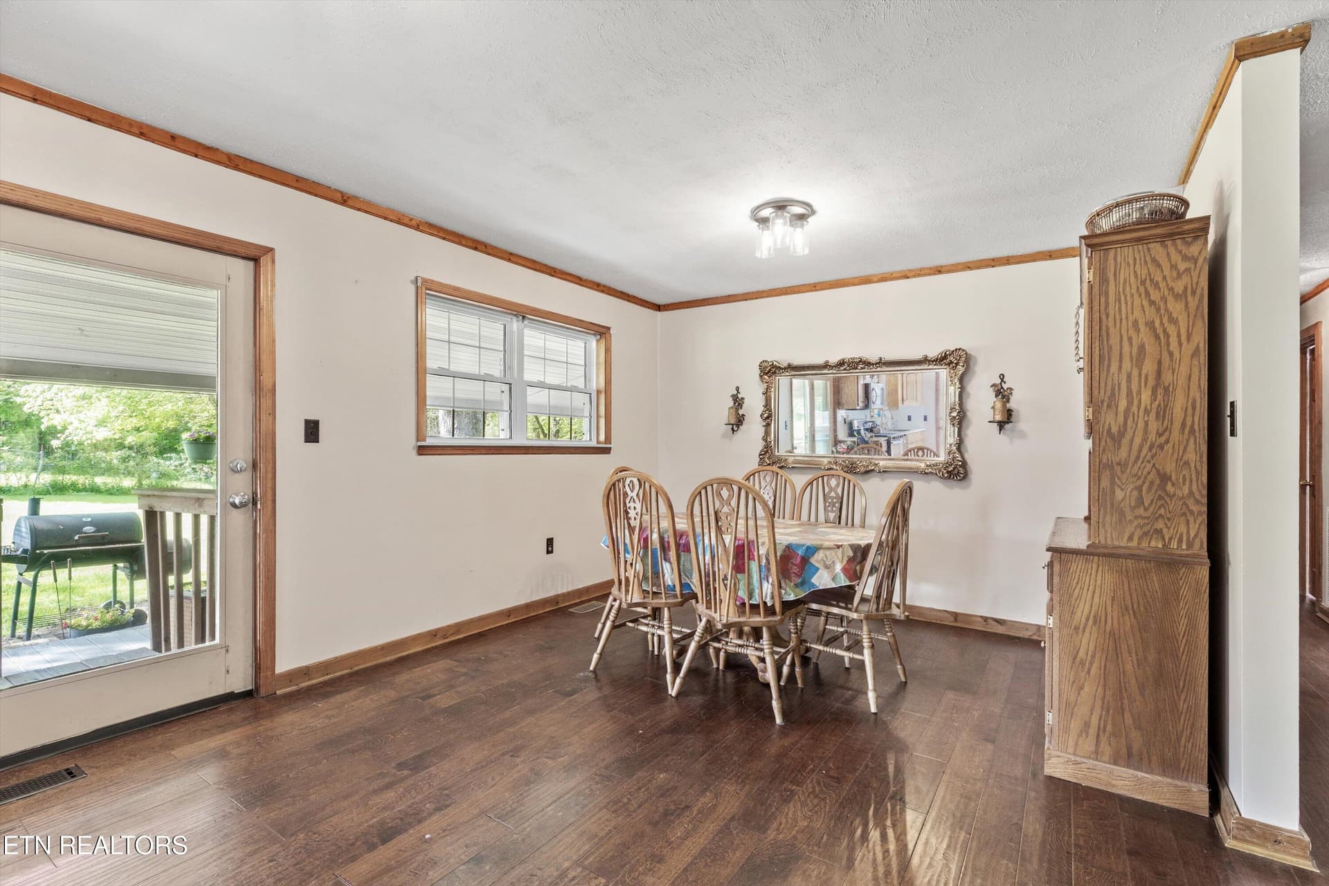 Dining Room - 9438-0 Morgan County Hwy, Sunbright, TN 37872