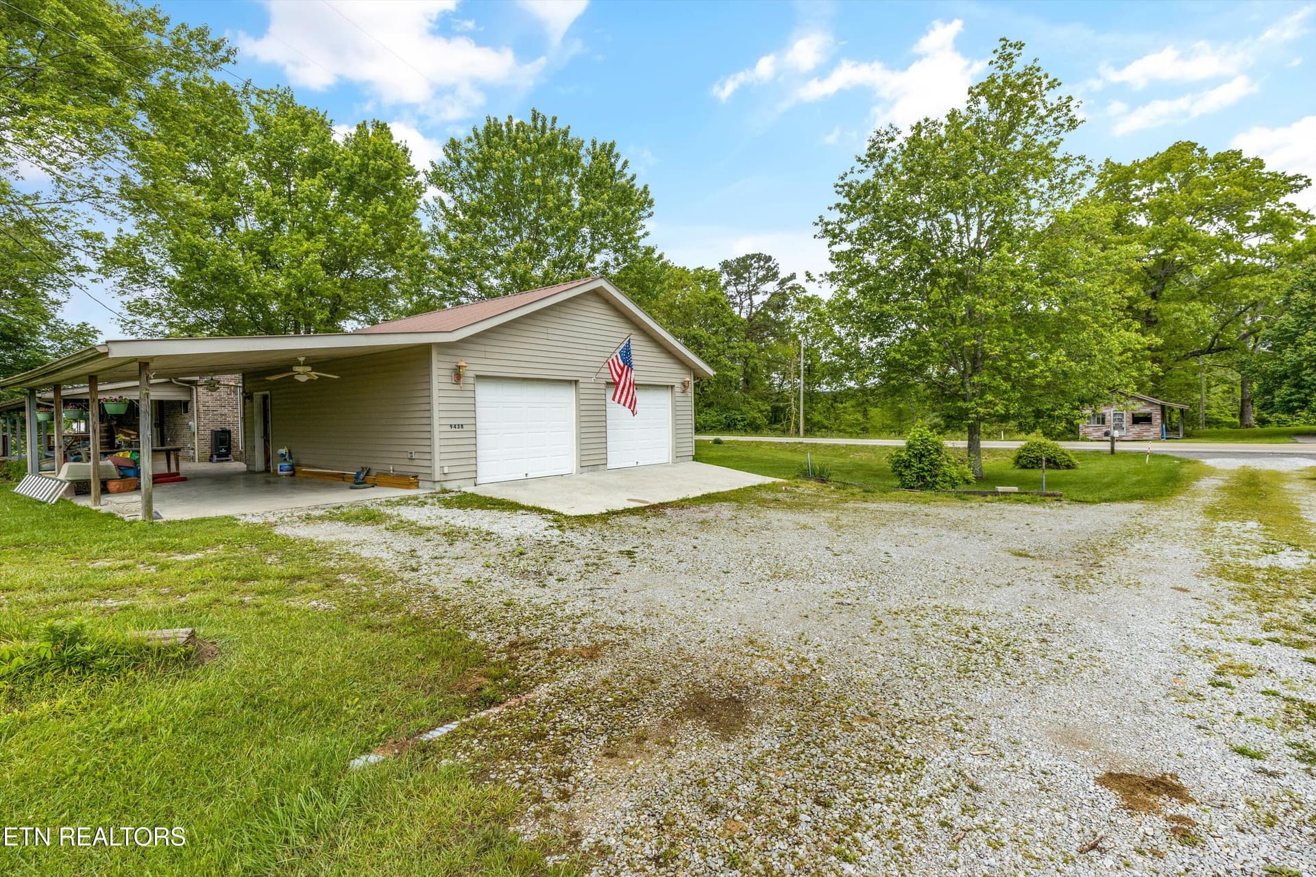 2 Car Garage - 9438-0 Morgan County Hwy, Sunbright, TN 37872