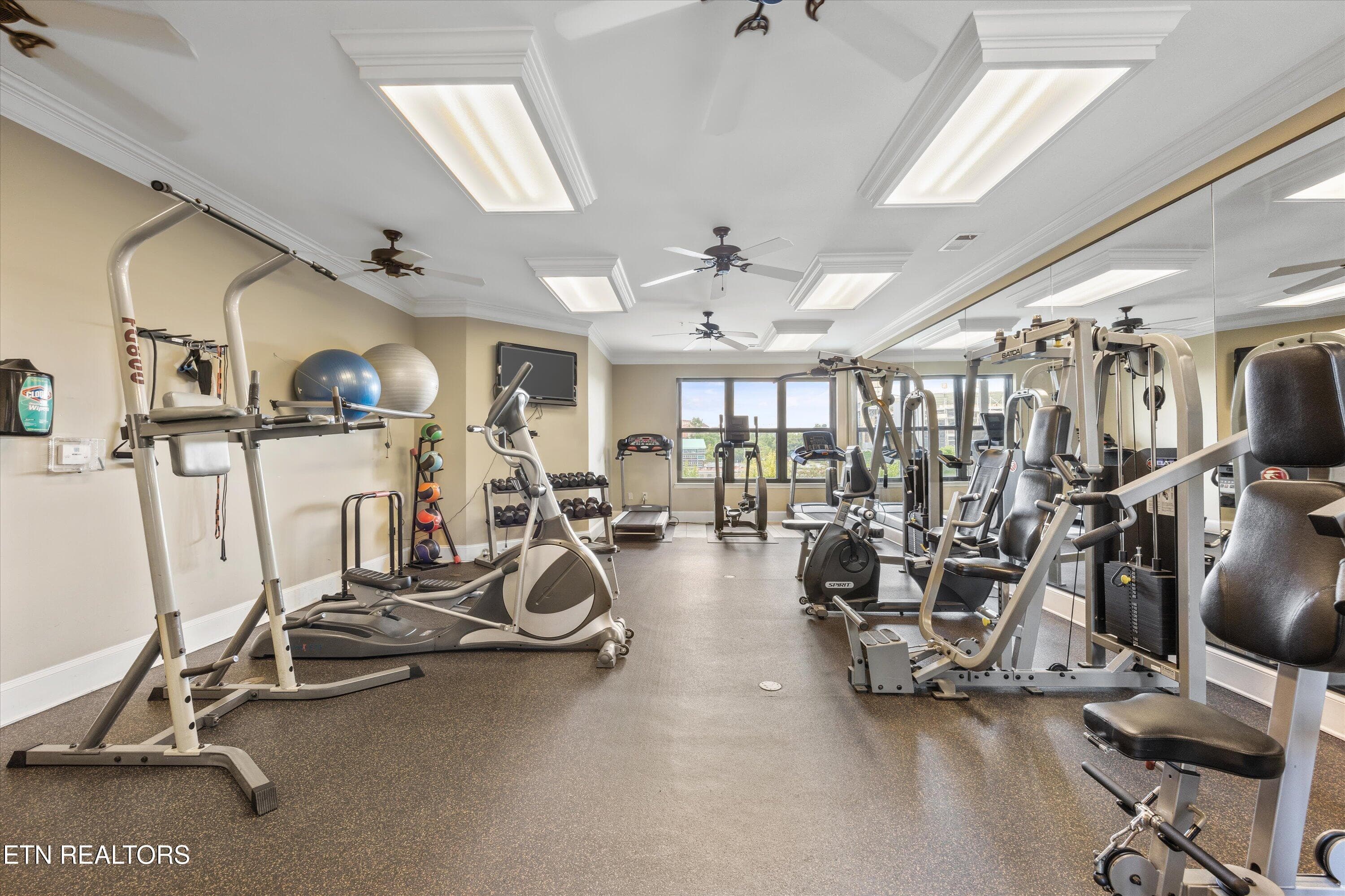 34-445 W Blount Ave 01 - 445 W Blount Ave 428, Knoxville, TN 37920, Knoxville