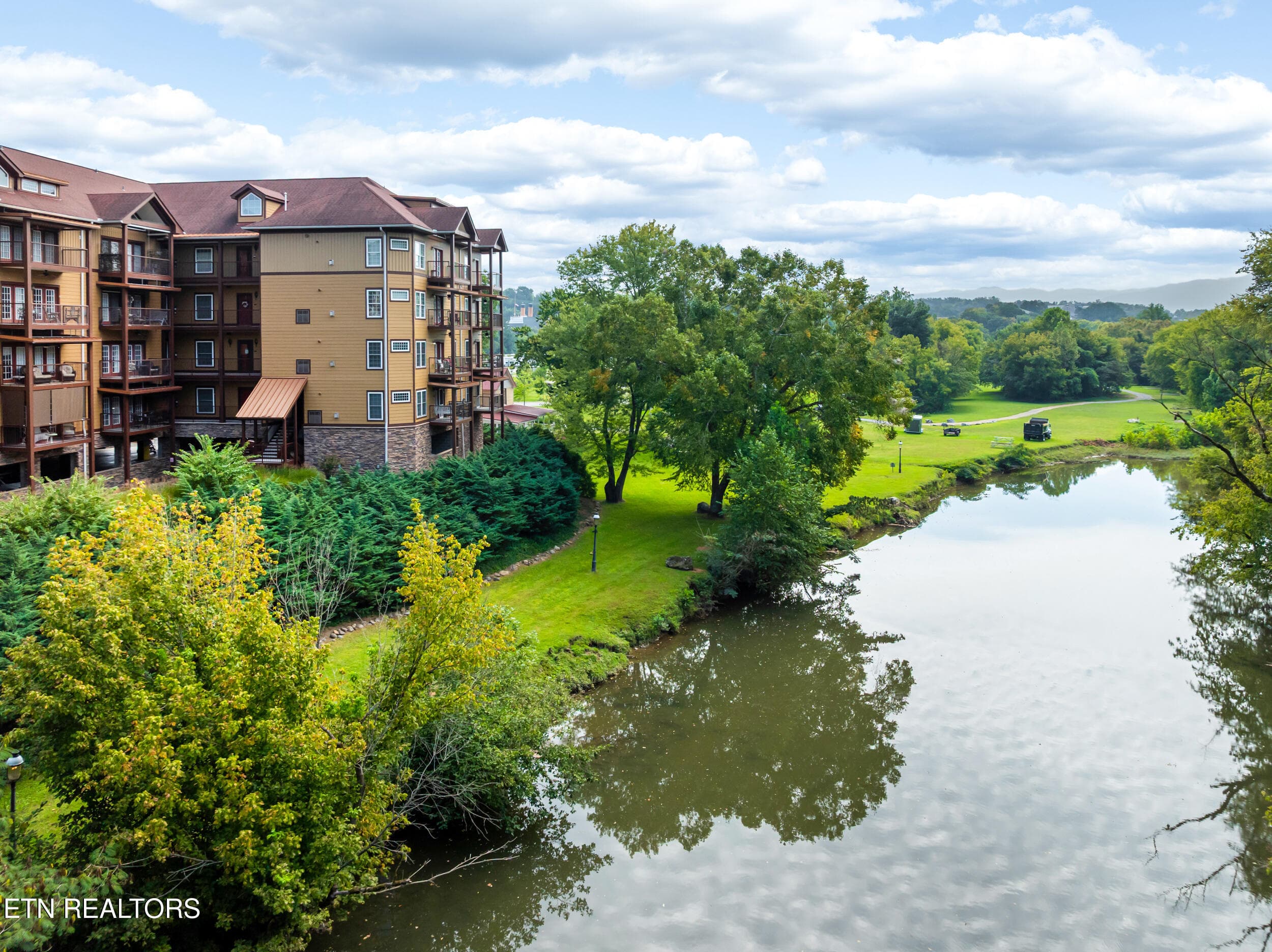 527 river place u516-48 - 527 River Place Way 516, Sevierville, TN 37862