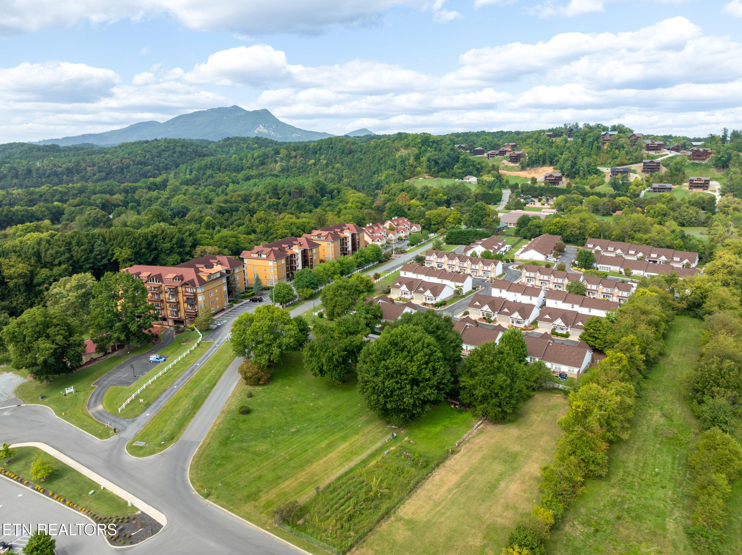 527 river place u516-52 - 527 River Place Way 516, Sevierville, TN 37862
