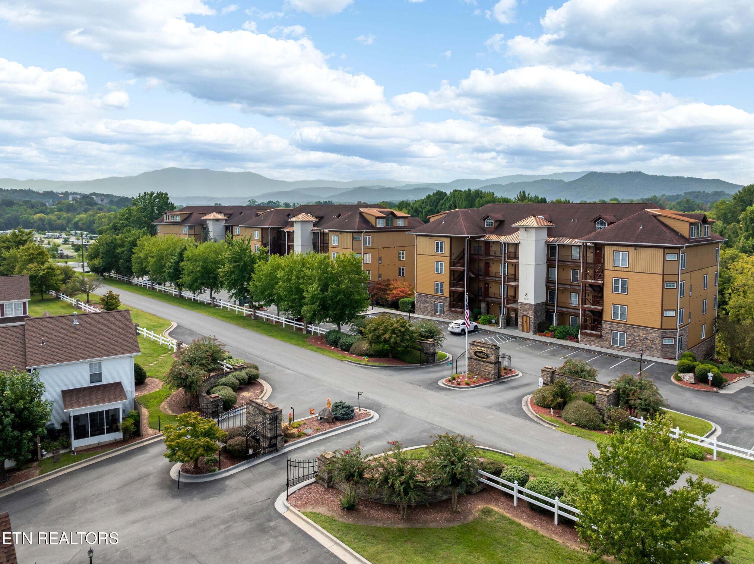 527 river place u516-53 - 527 River Place Way 516, Sevierville, TN 37862