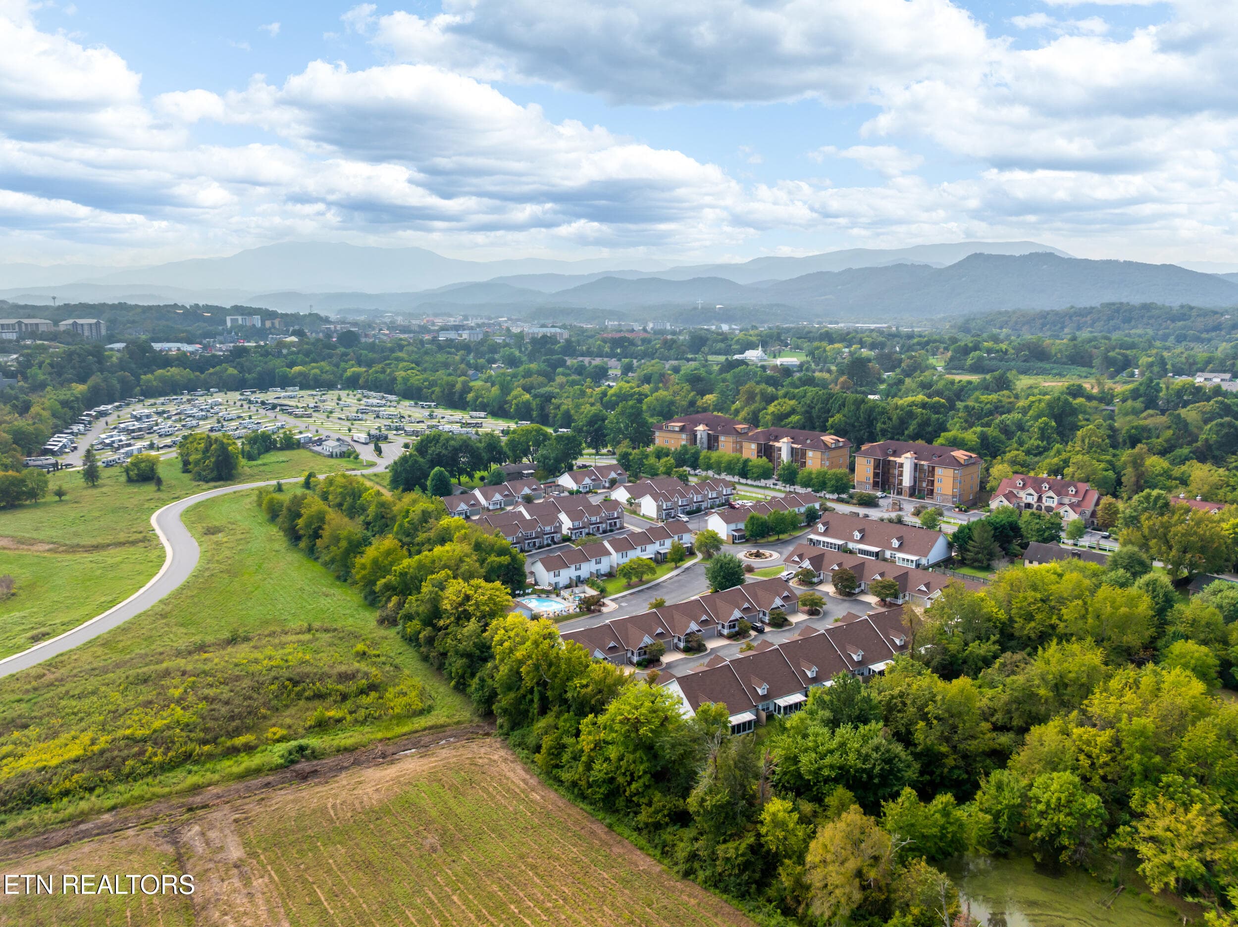 527 river place u516-54 - 527 River Place Way 516, Sevierville, TN 37862