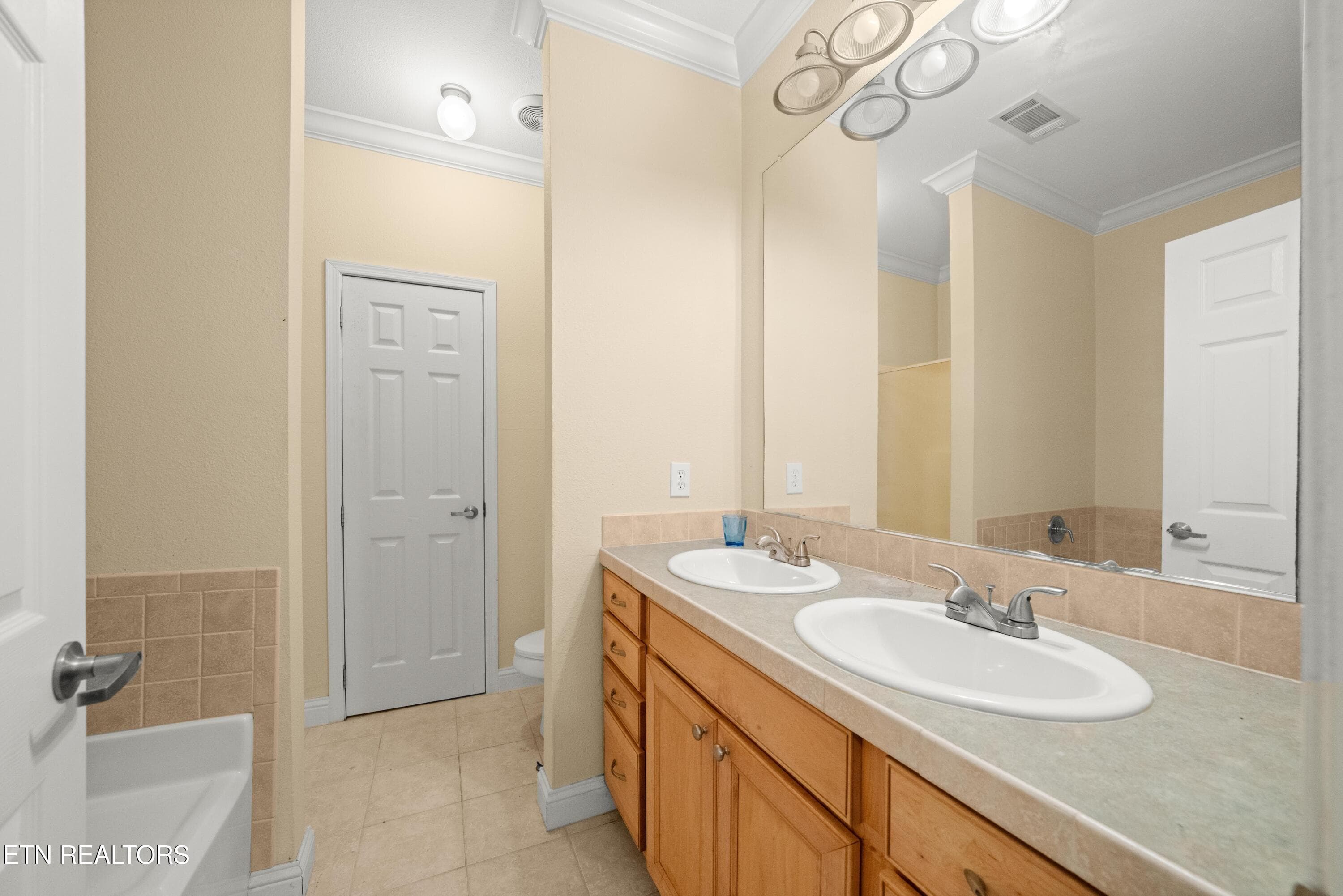 DSC06418 - 359 E Cove Rd, Monterey, TN 38574
