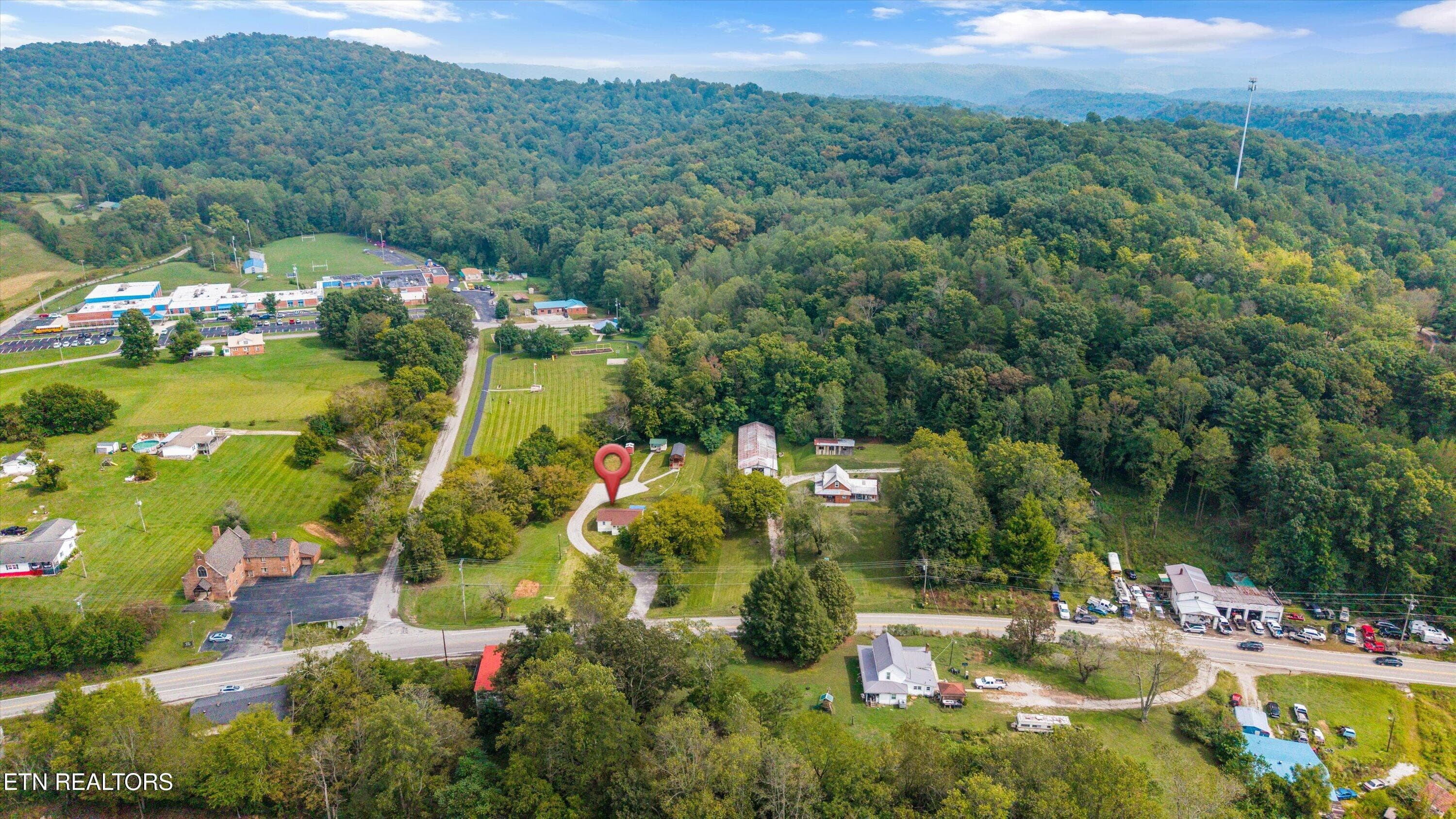 33-5704 Scott Hwy 24 - 5704 Scott Hwy, Robbins, TN 37852