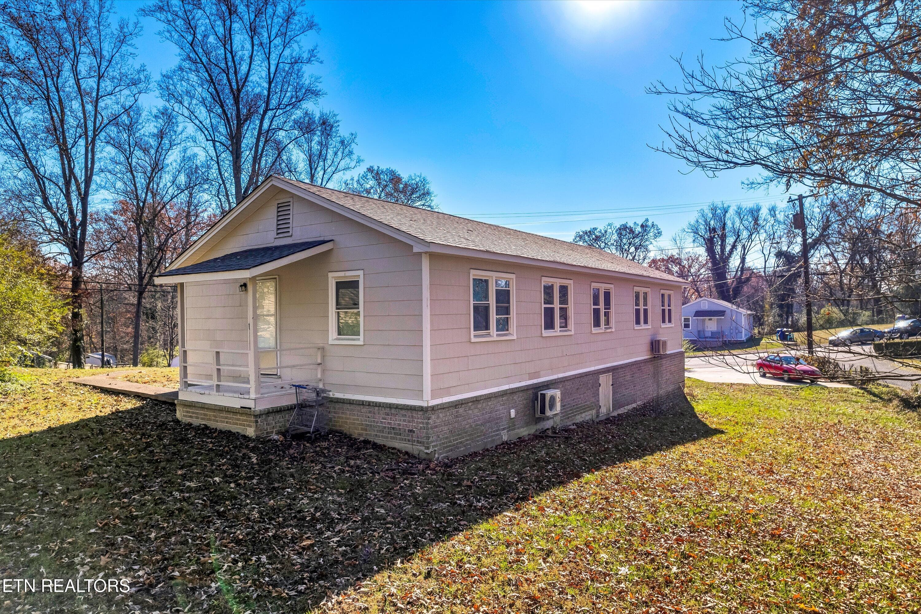 02-558 - 560 W Outer Dr-2 - 558/560 W Outer Drive, Oak Ridge, TN 37830