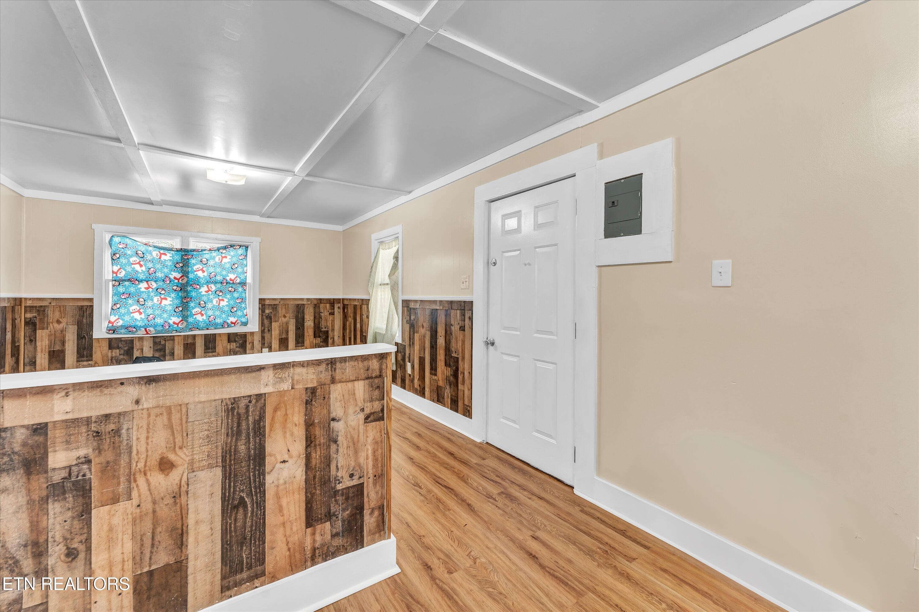 18-558 - 560 W Outer Dr-18 - 558/560 W Outer Drive, Oak Ridge, TN 37830