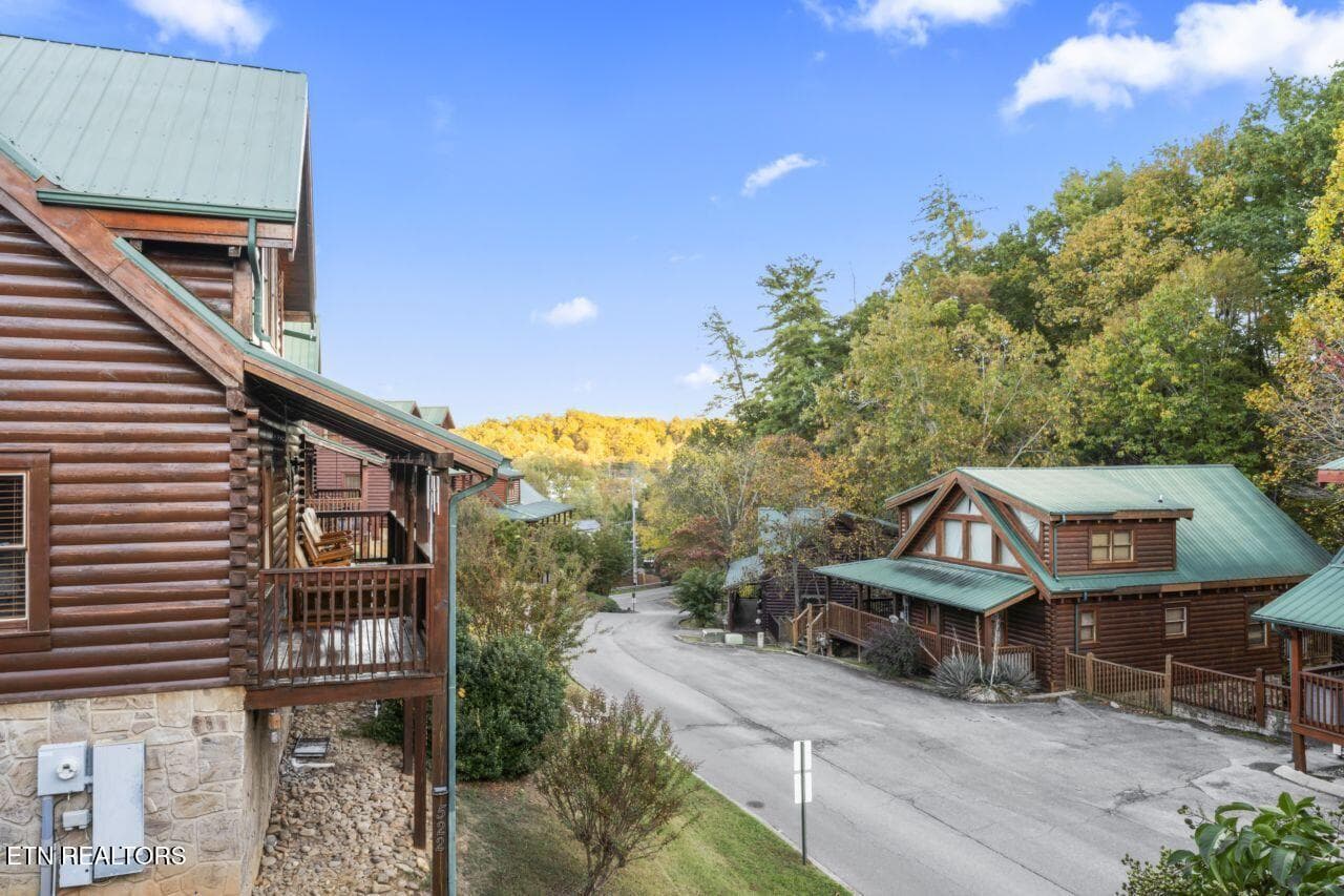 Side Street View - 526 Blackberry Ridge Way, Pigeon Forge, TN 37863