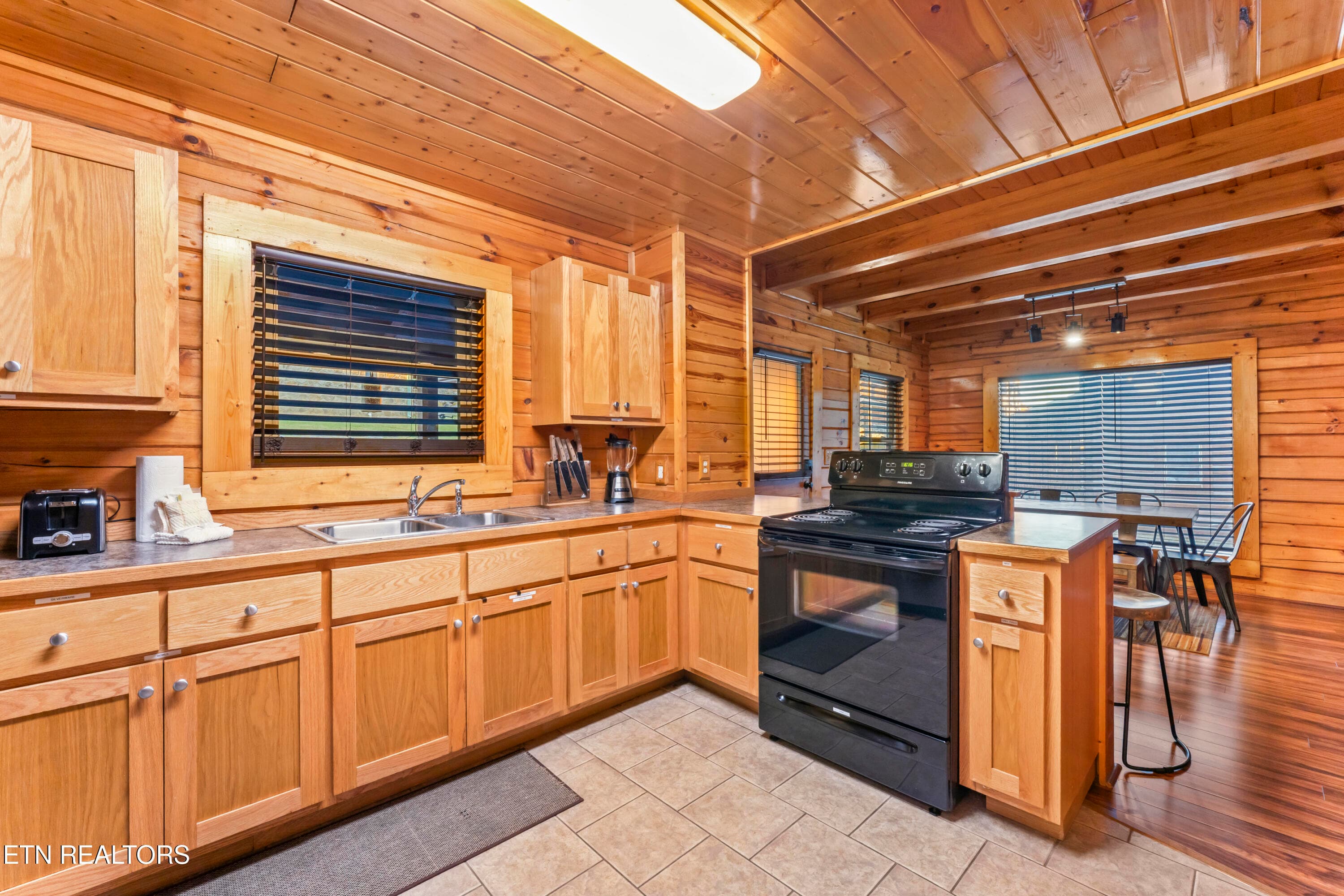 Kitchen View (2) - 526 Blackberry Ridge Way, Pigeon Forge, TN 37863