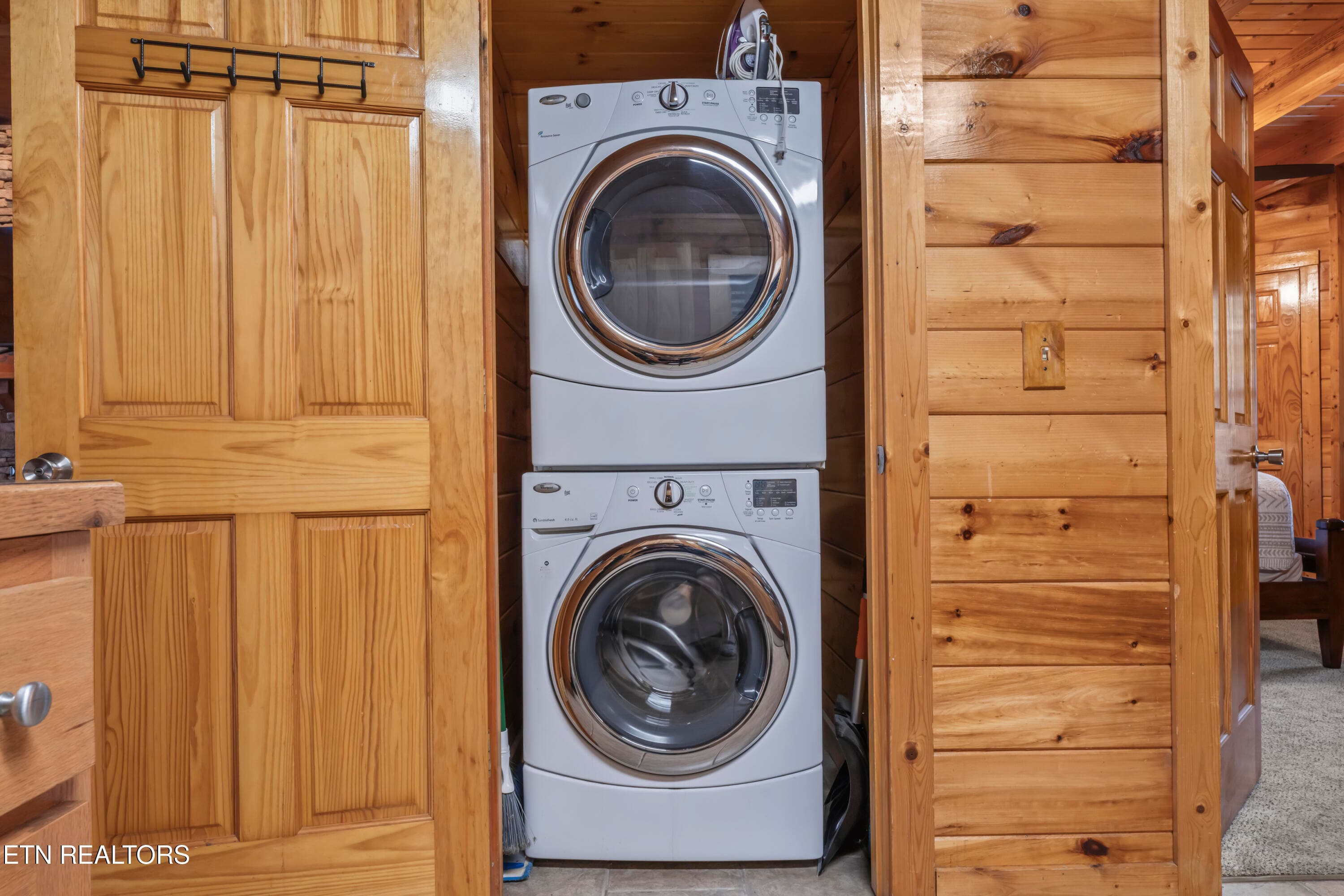 Laundry - 526 Blackberry Ridge Way, Pigeon Forge, TN 37863