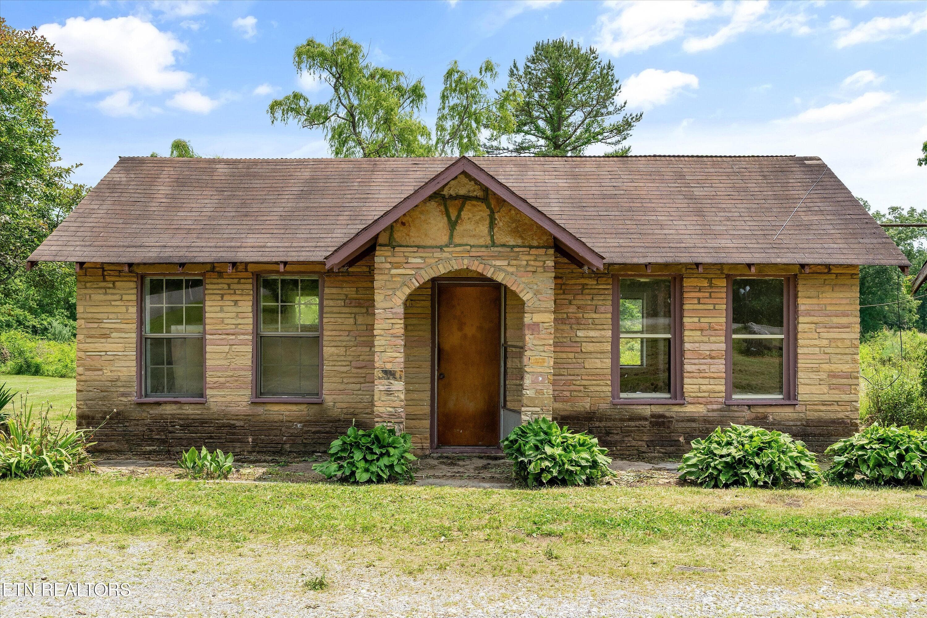 Unit 1 Front Exterior - 9476 Morgan County Hwy, Sunbright, TN 37872