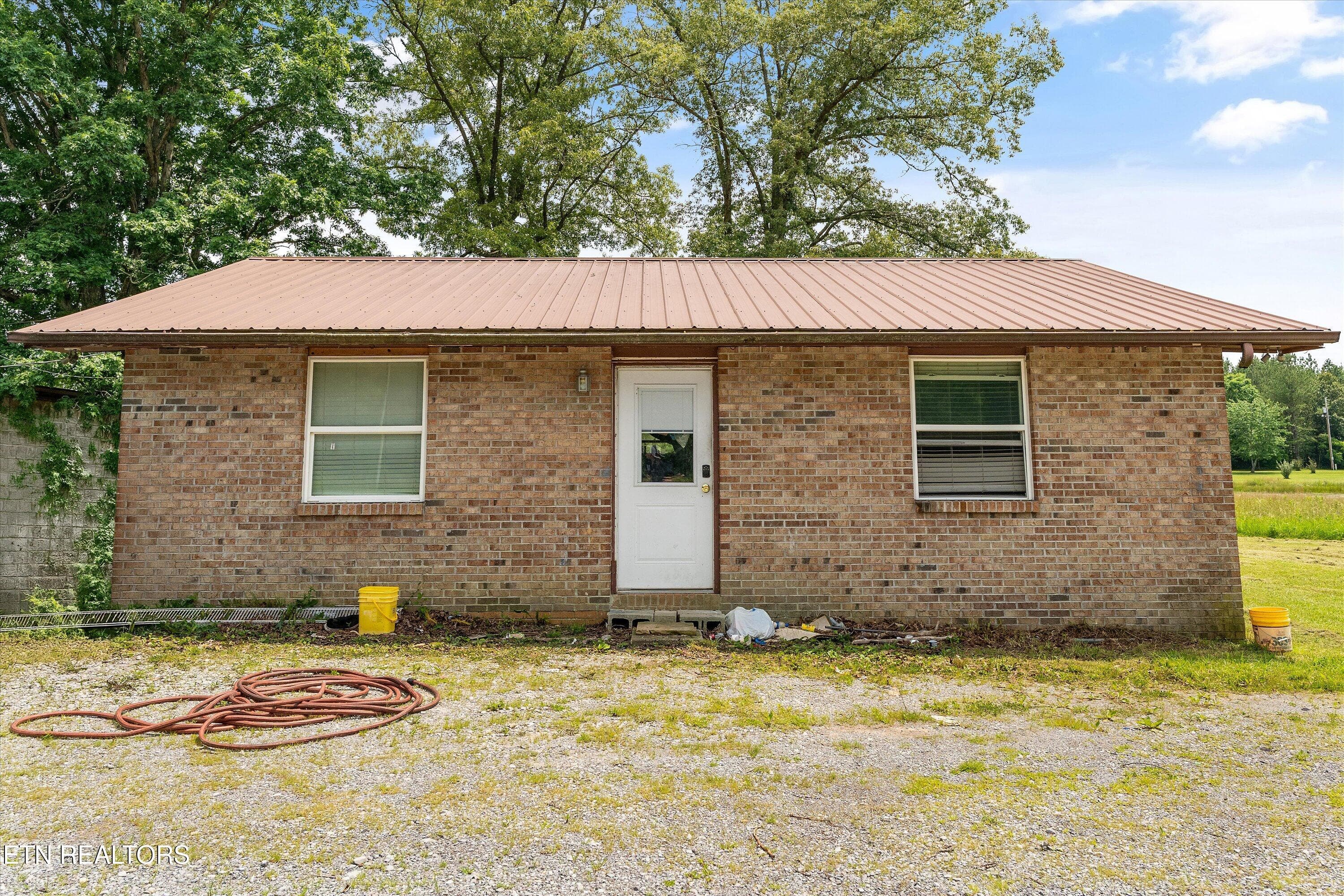 Detached Unit - 9476 Morgan County Hwy, Sunbright, TN 37872