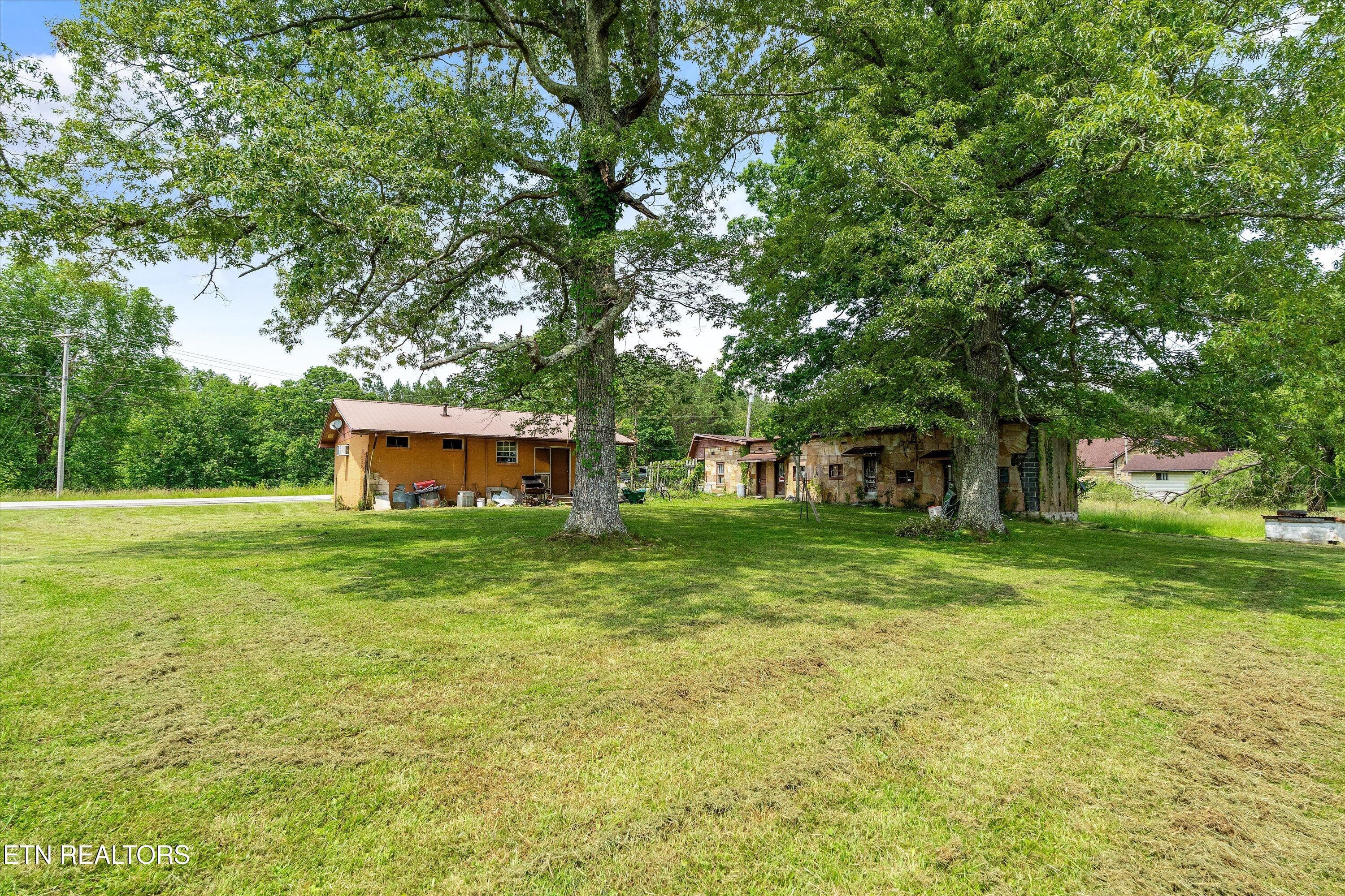 Scenic Surroundings - 9476 Morgan County Hwy, Sunbright, TN 37872