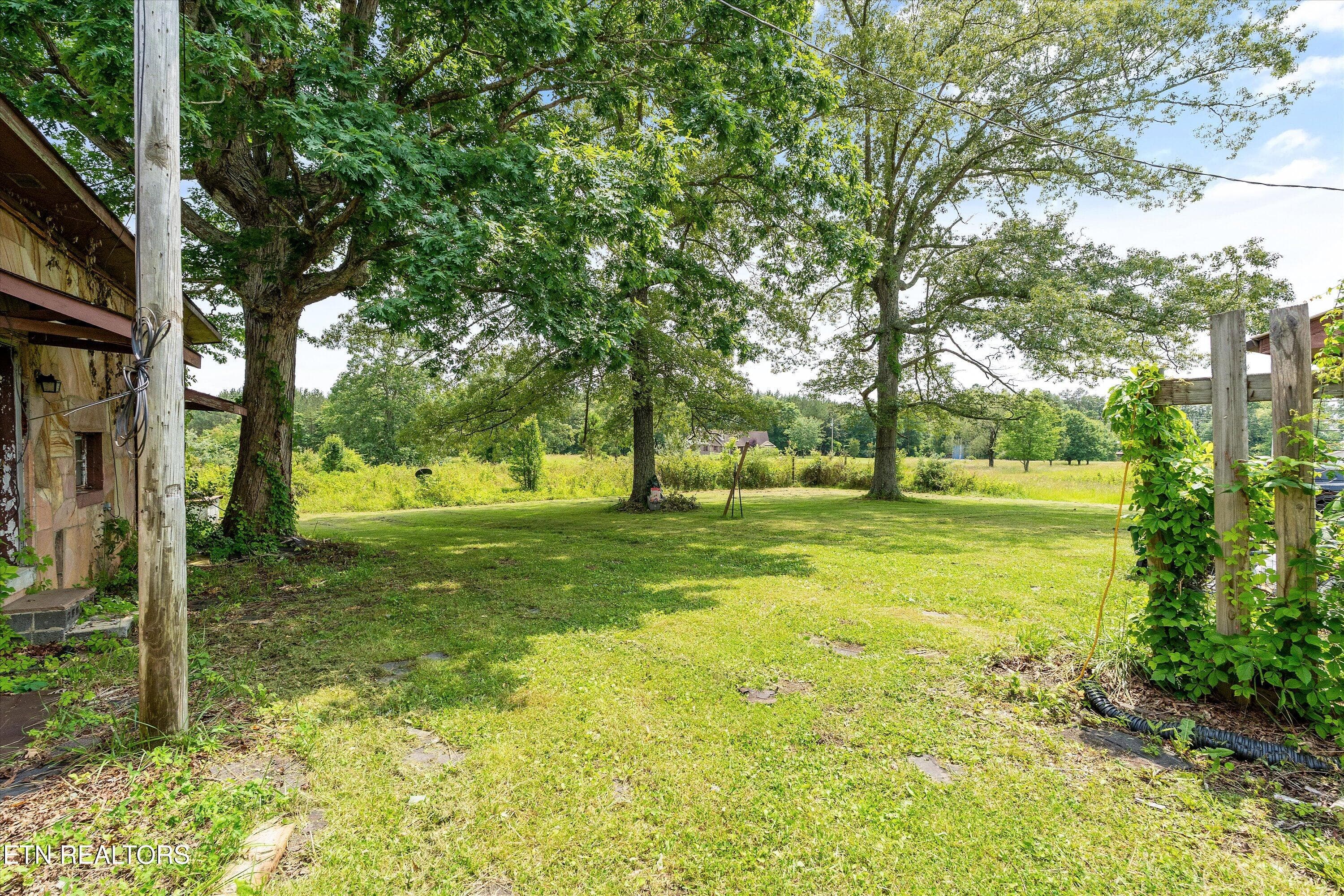 Over 1-Acre Lot - 9476 Morgan County Hwy, Sunbright, TN 37872