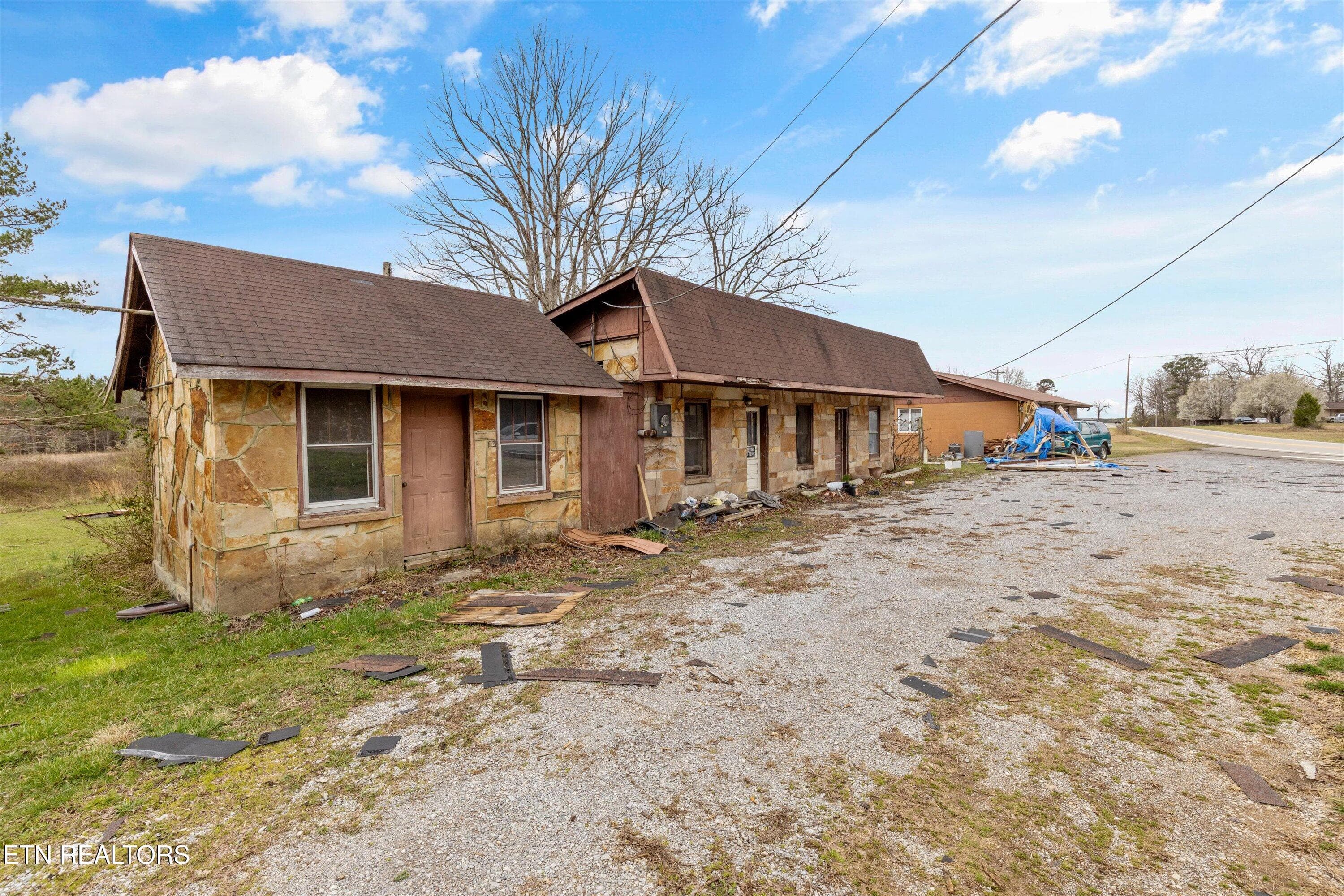 Exterior - 9476 Morgan County Hwy, Sunbright, TN 37872
