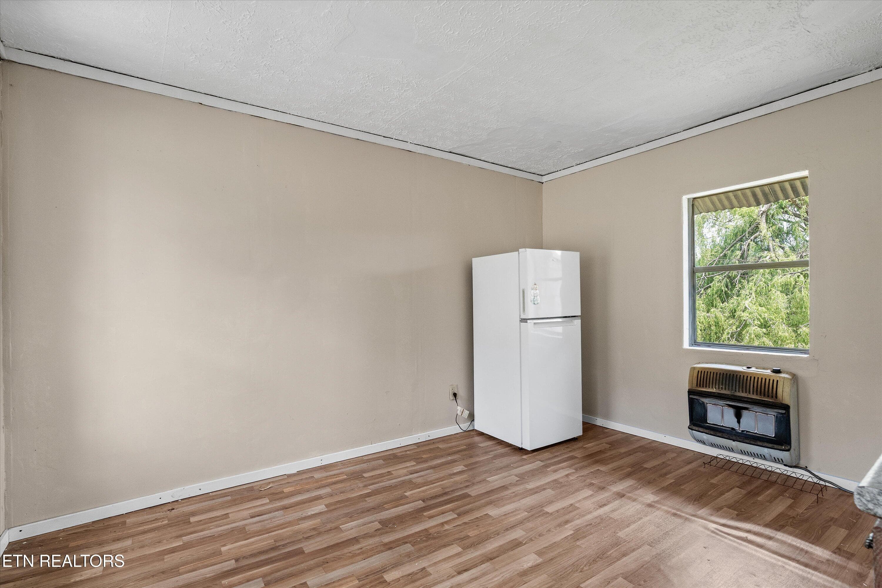 Kitchen/Dining - 9476 Morgan County Hwy, Sunbright, TN 37872