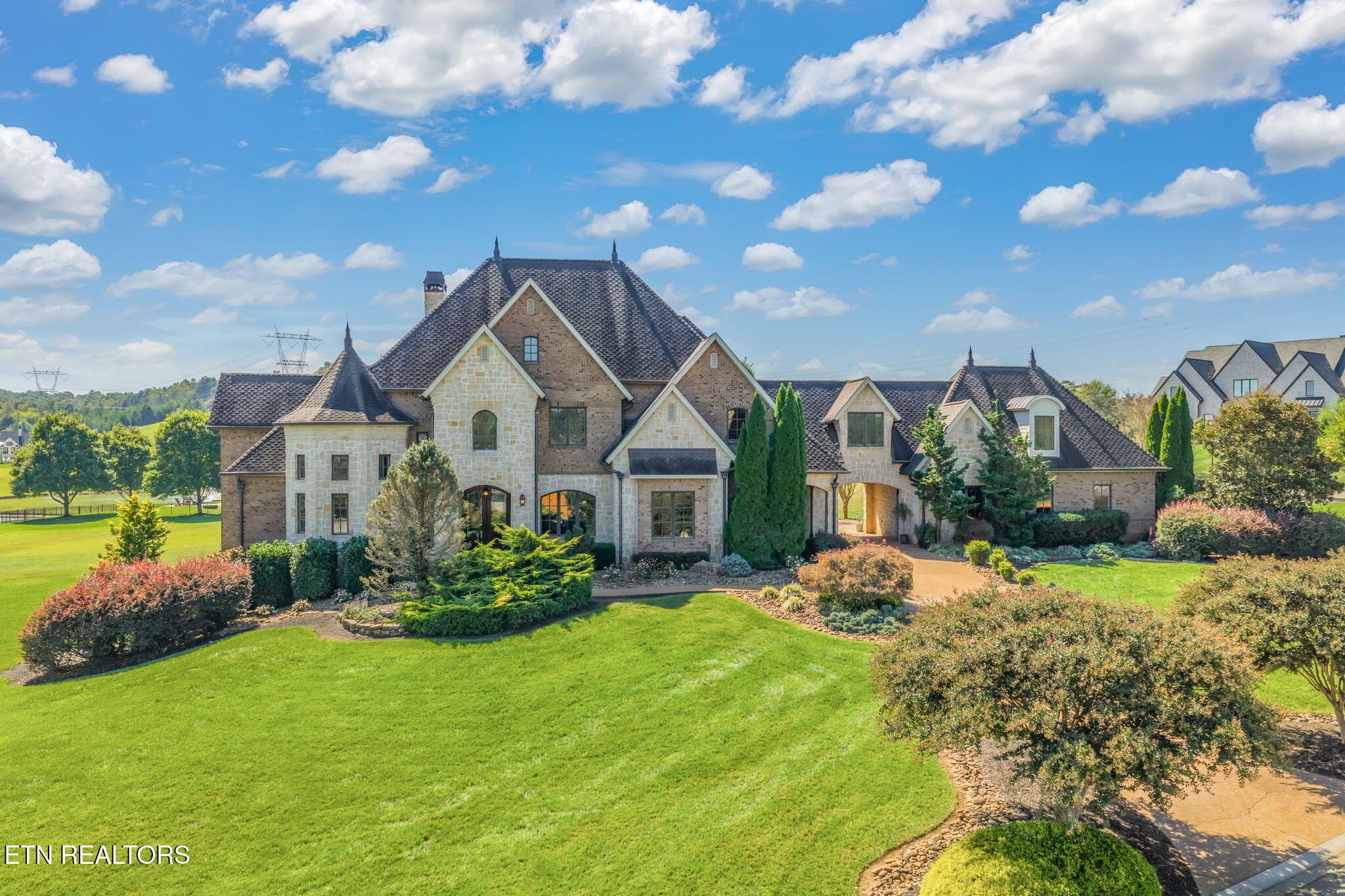 203 Lake Forest Way, Louisville, TN 37777