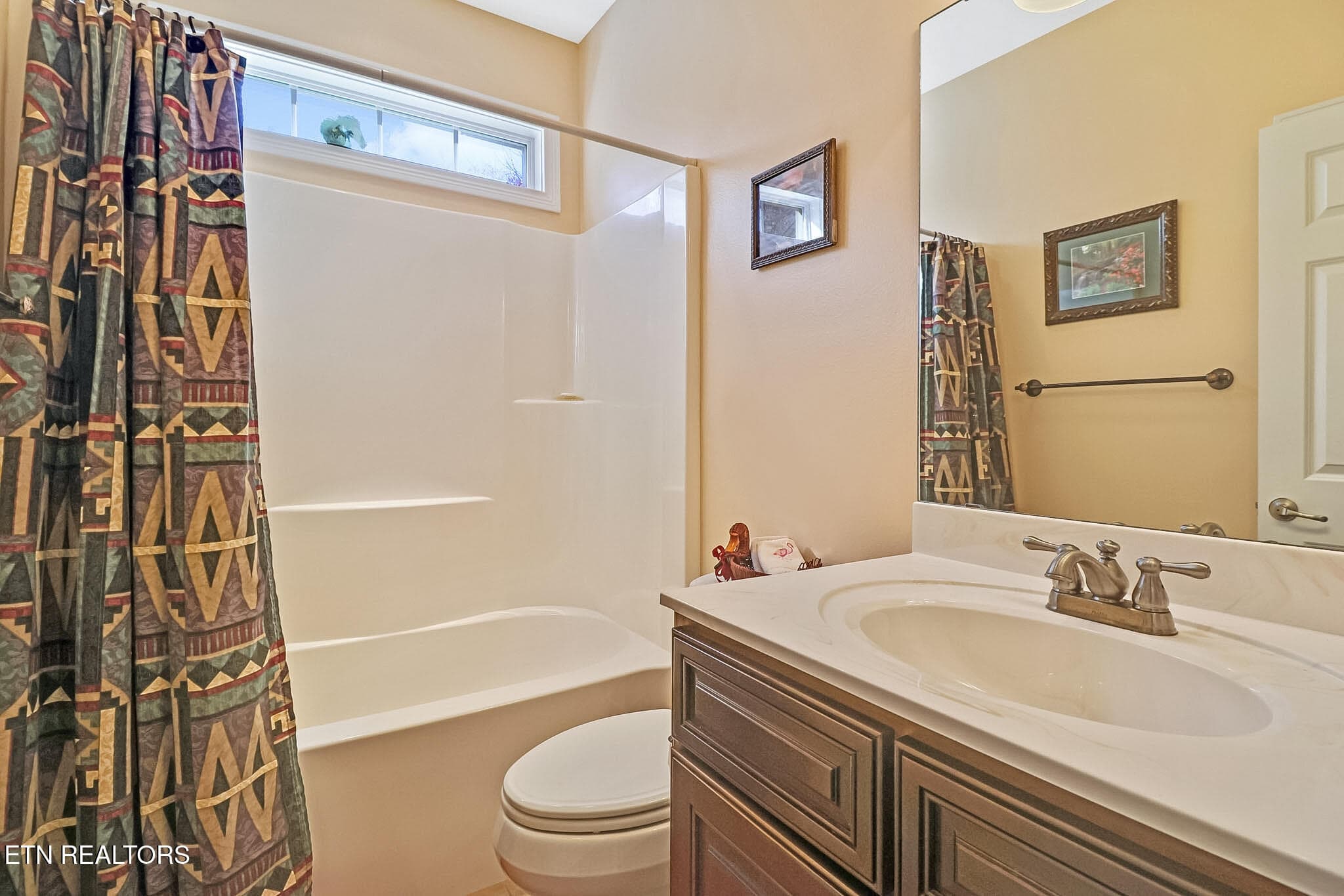 GUEST BATH - 105 Kings Down Drive, Fairfield Glade, TN 38558